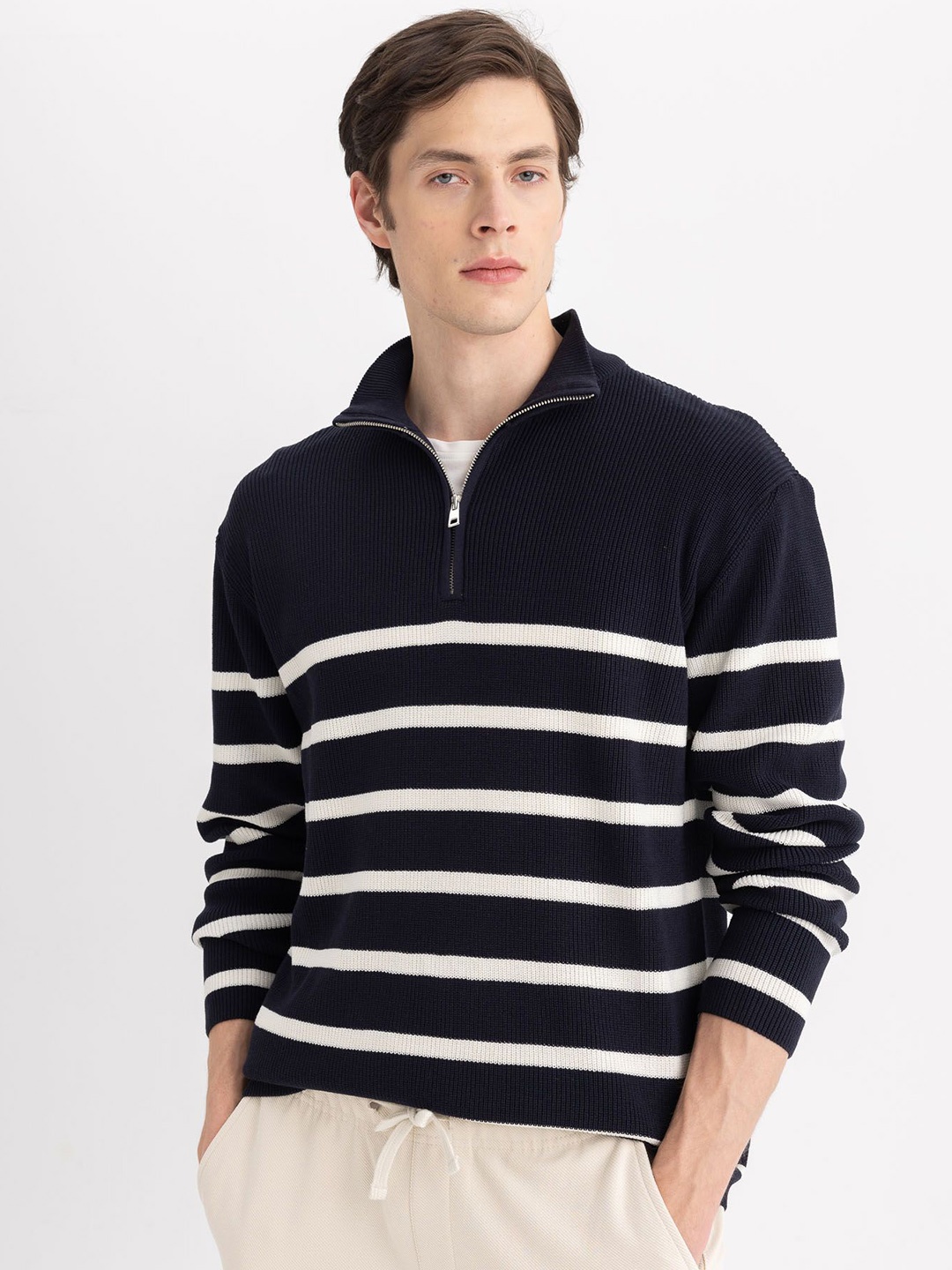 

DeFacto Men Striped Pullover, Navy blue