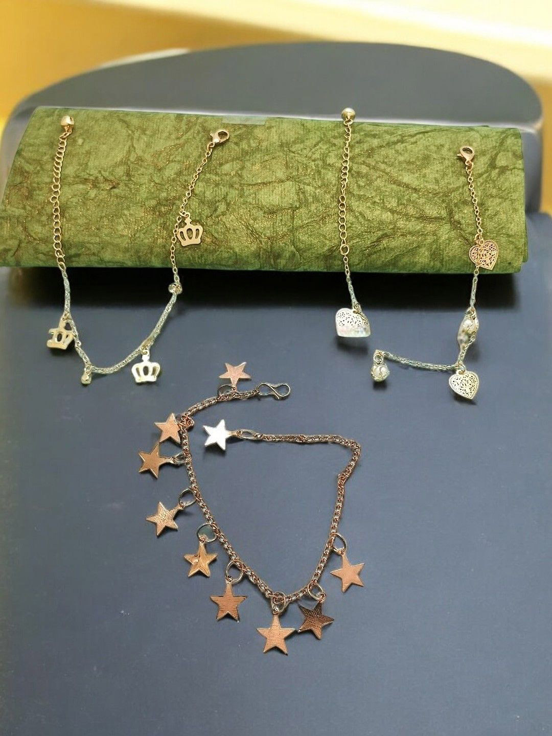 

9blings Set Of 3 Gold-Plated Charm Bracelets
