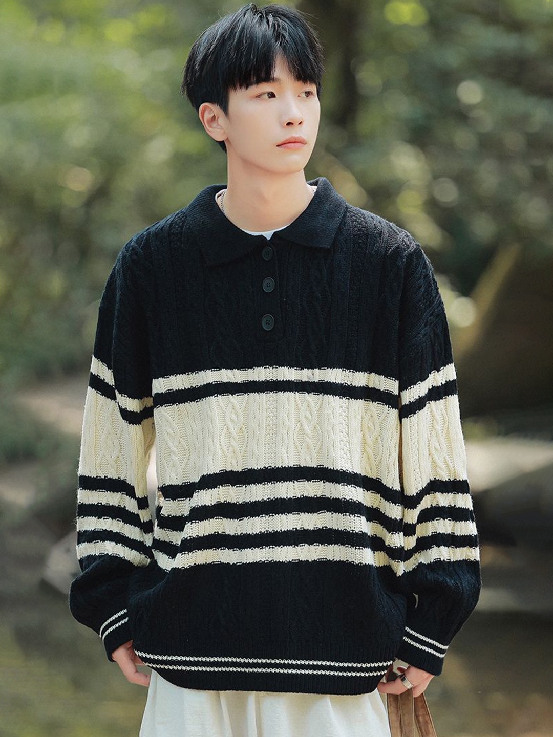 

StyleCast x Revolte Men Colourblocked Longline Pullover Sweater, Black