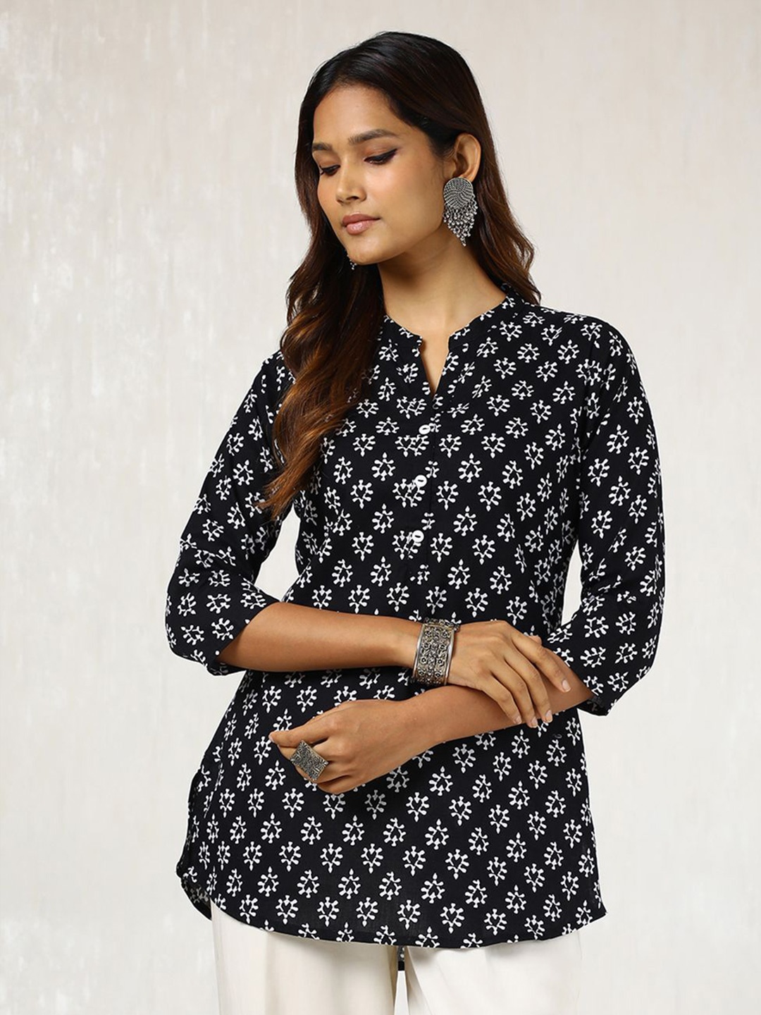 

Soch Women Cotton Mandarin Collar Abstract Printed Tunic, Black