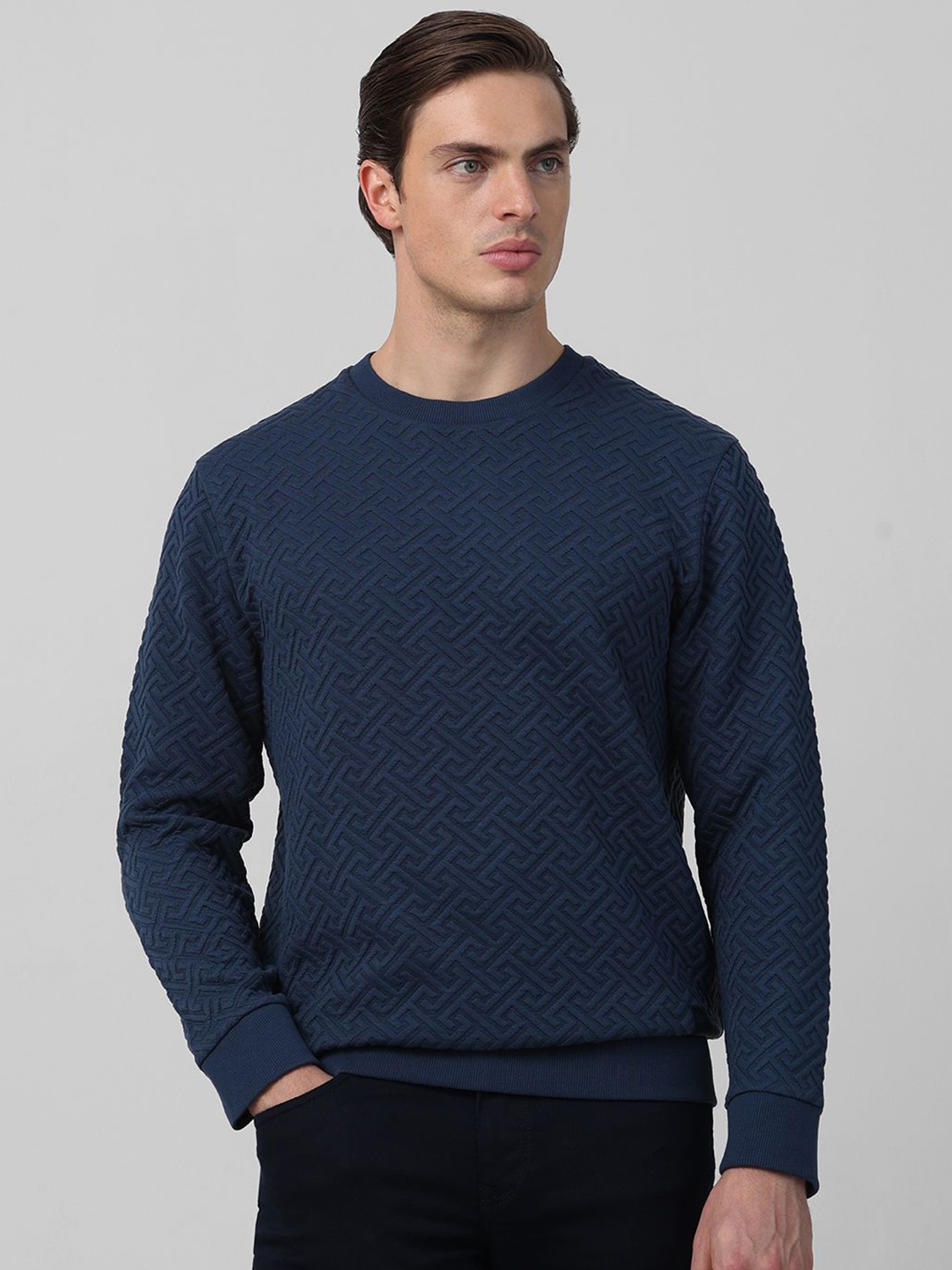 

Mufti Men Geometric Design Cotton Sweatshirt, Navy blue