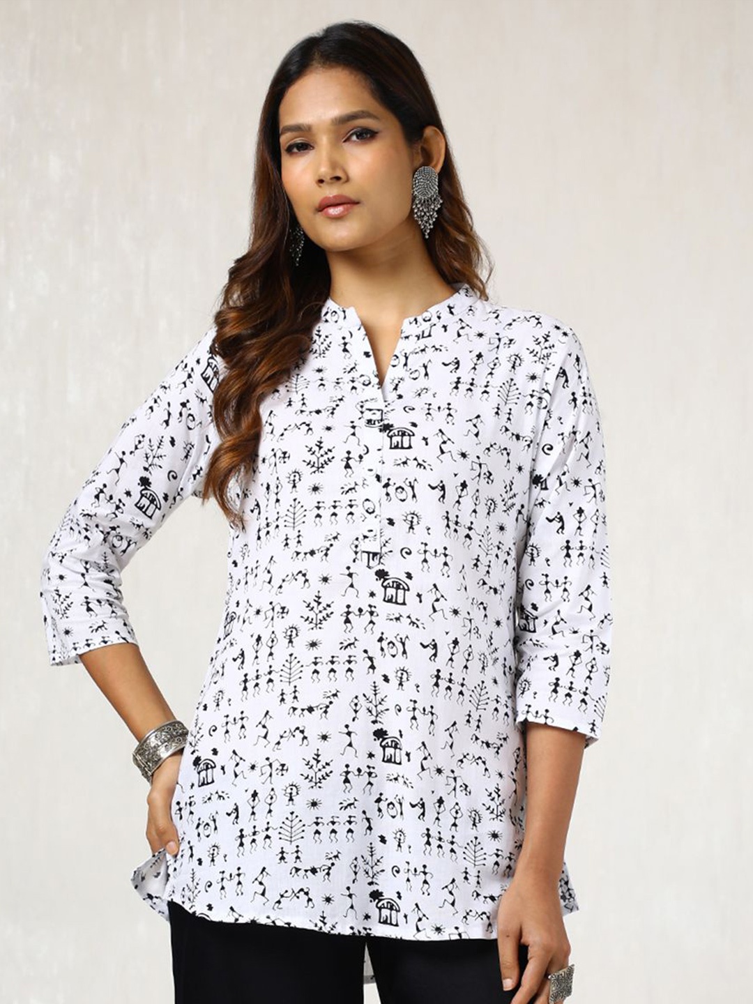 

Soch Women Mandarin Collar Printed Tunic, White