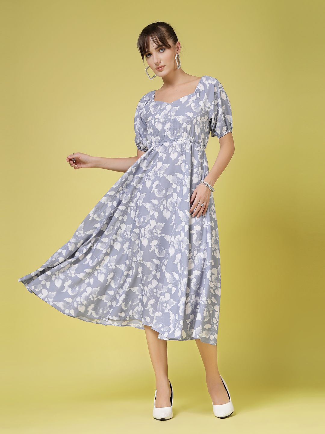 

Oomph! Women Floral Printed Sweetheart Neck Puff Sleeve Fit & Flare Midi Dress, Grey