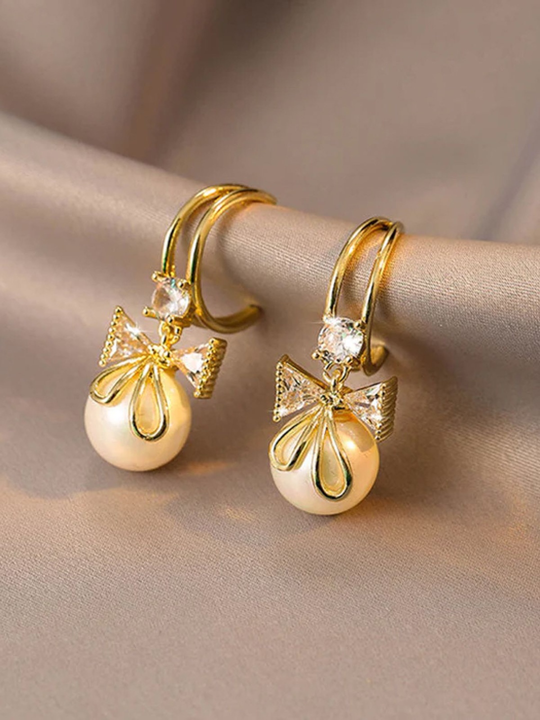 

PolluxCraft Geometric Studs Earrings, White