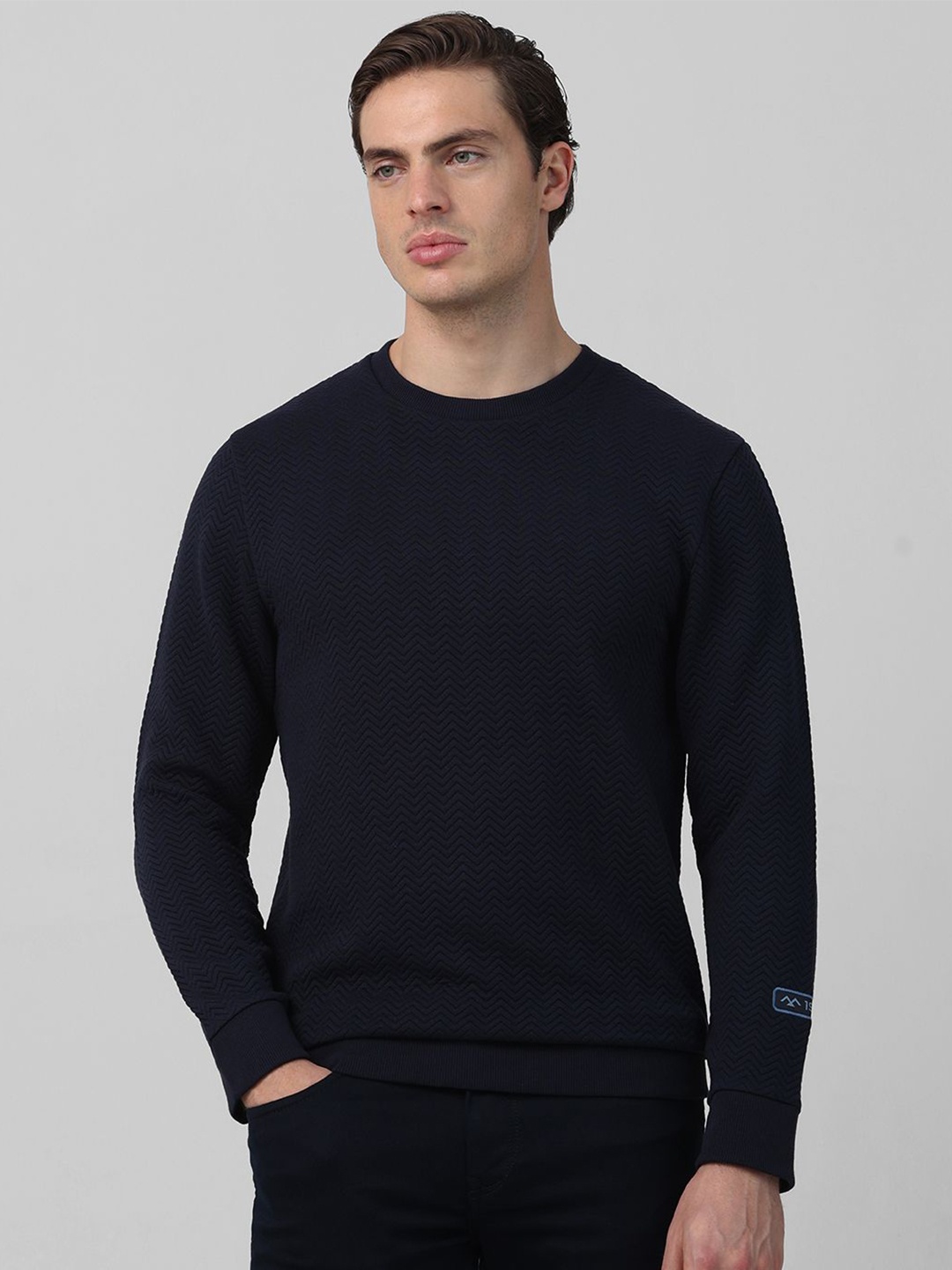

Mufti Men Round Neck Long Sleeves Sweatshirt, Navy blue