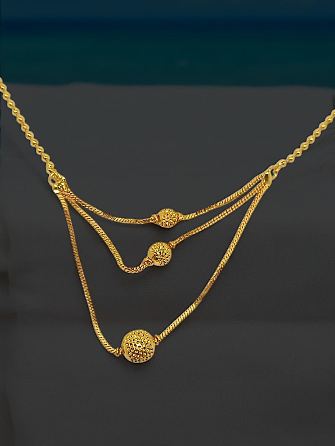 

9blings Gold-Plated 3 Layer Ball Necklace