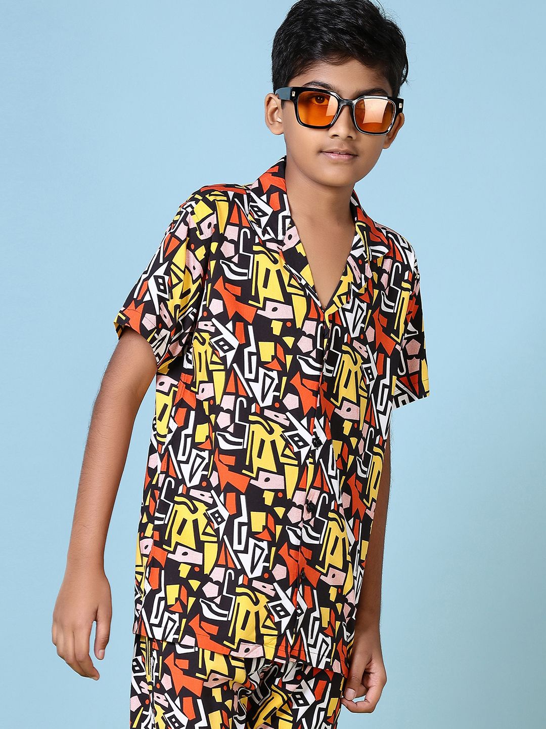 

V-Mart Boys Abstract Printed Round Neck Pure Cotton Casual Shirt & Trousers, Black