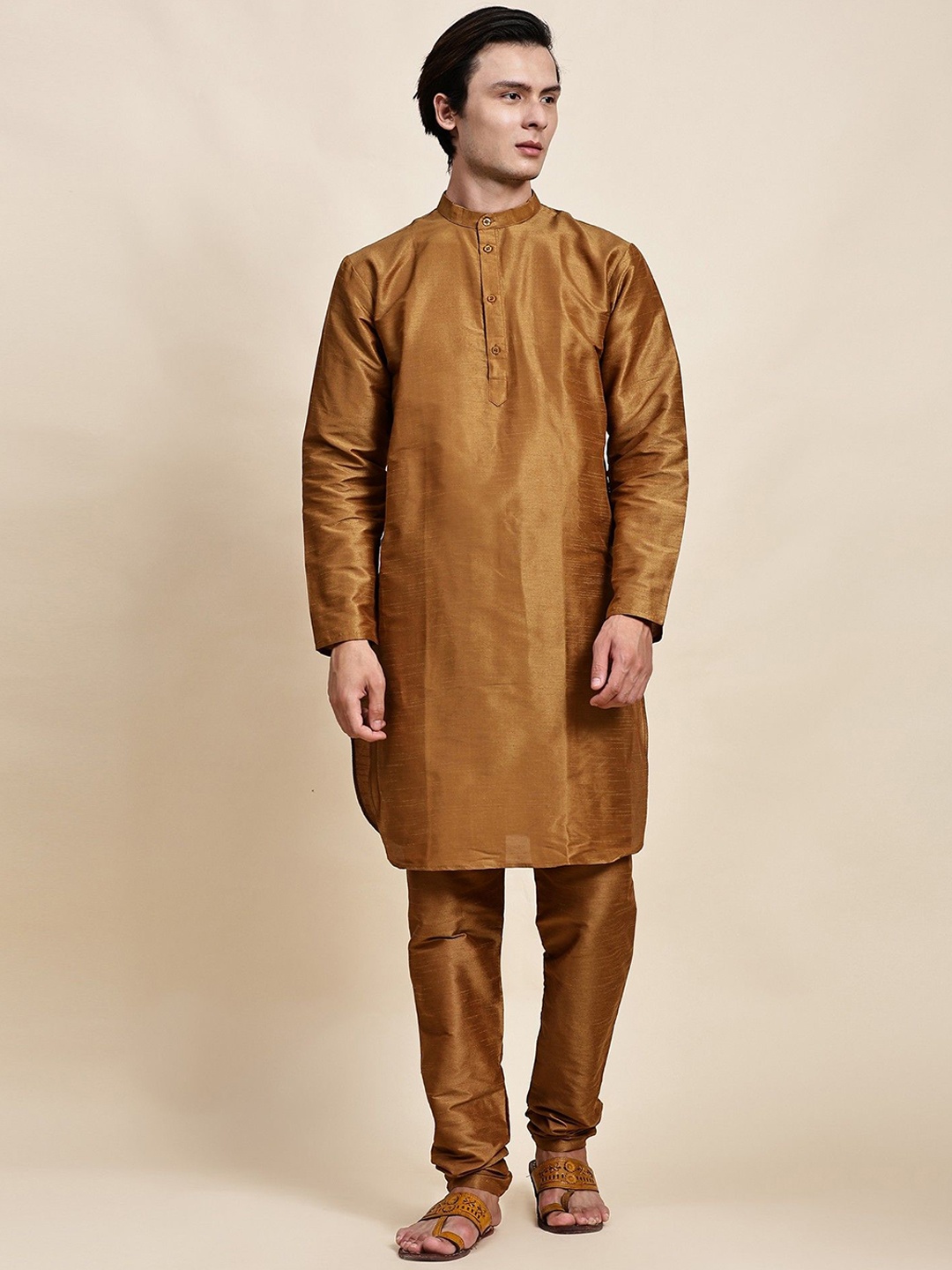 

SKAVIJ Mandarin Collar Long Sleeves Straight Kurta with Churidar, Brown