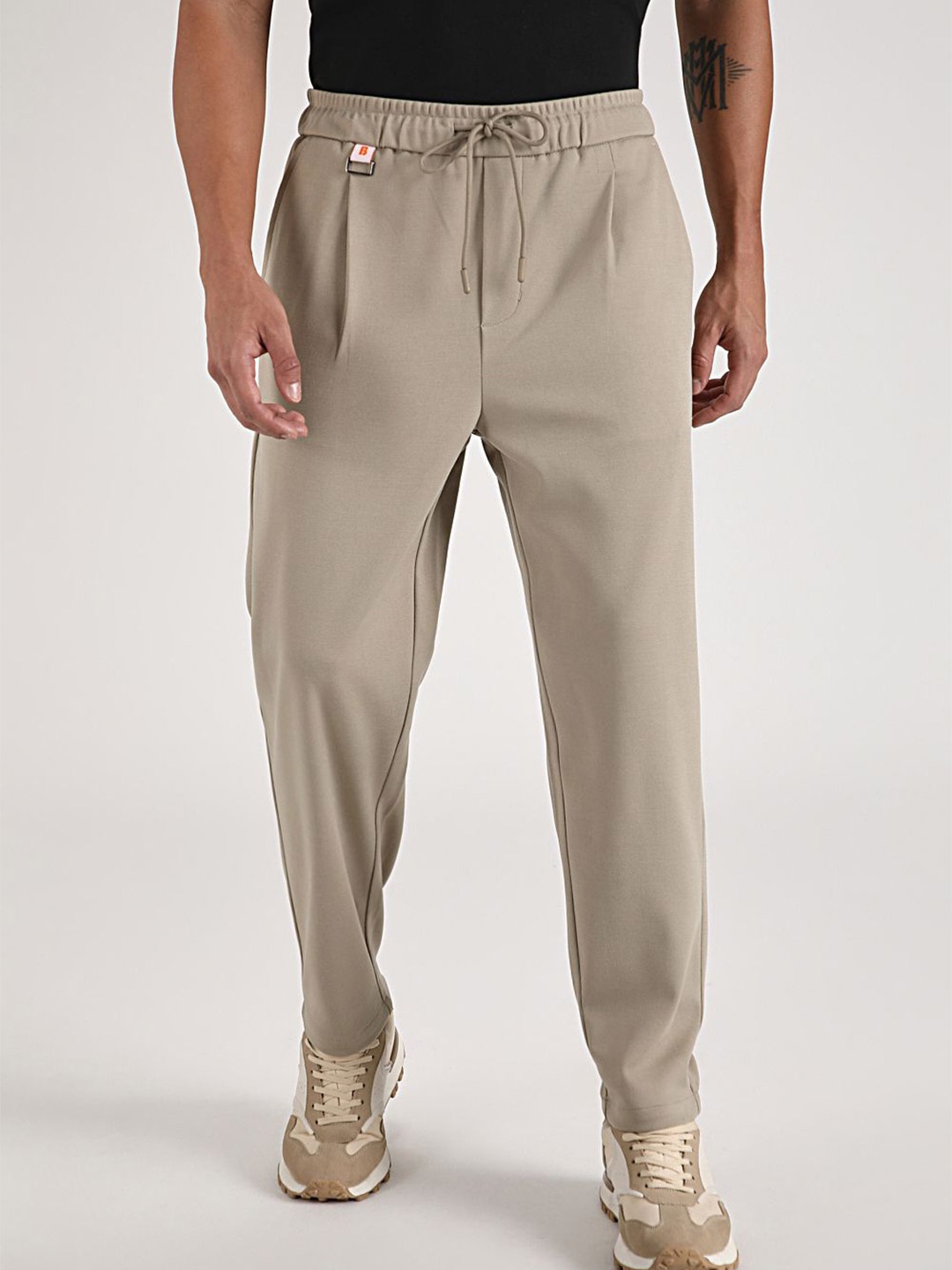 

Banana Club Men Pleated Relaxed Korean Trousers, Beige