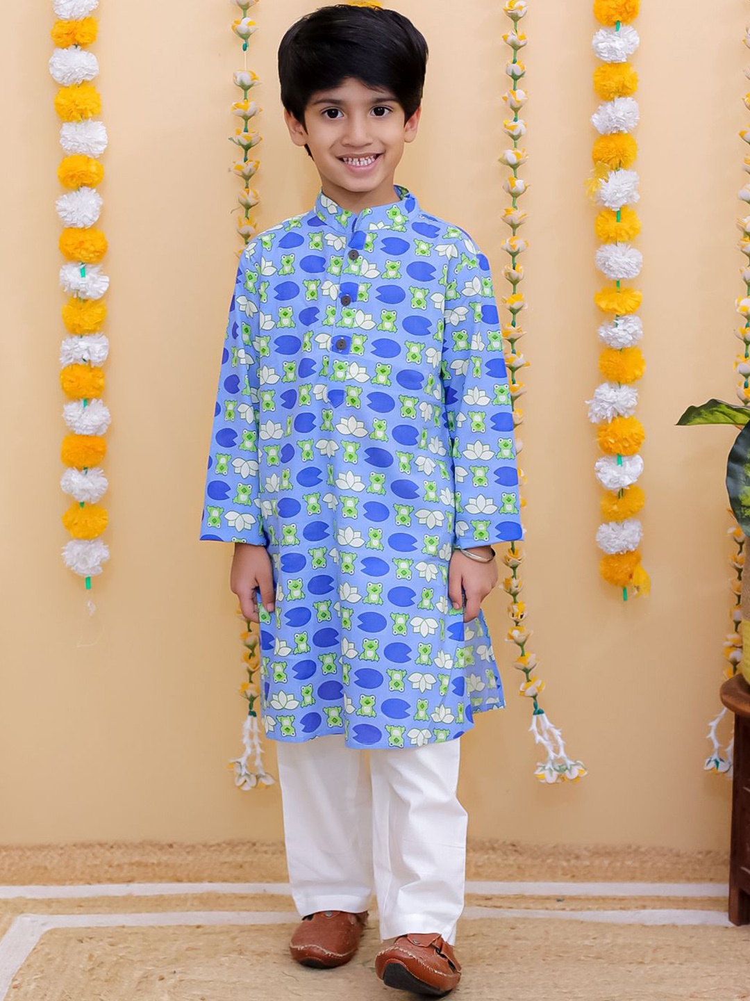 

UNBIND Boys Floral Printed Regular Pure Cotton Kurta with Pyjamas, Blue