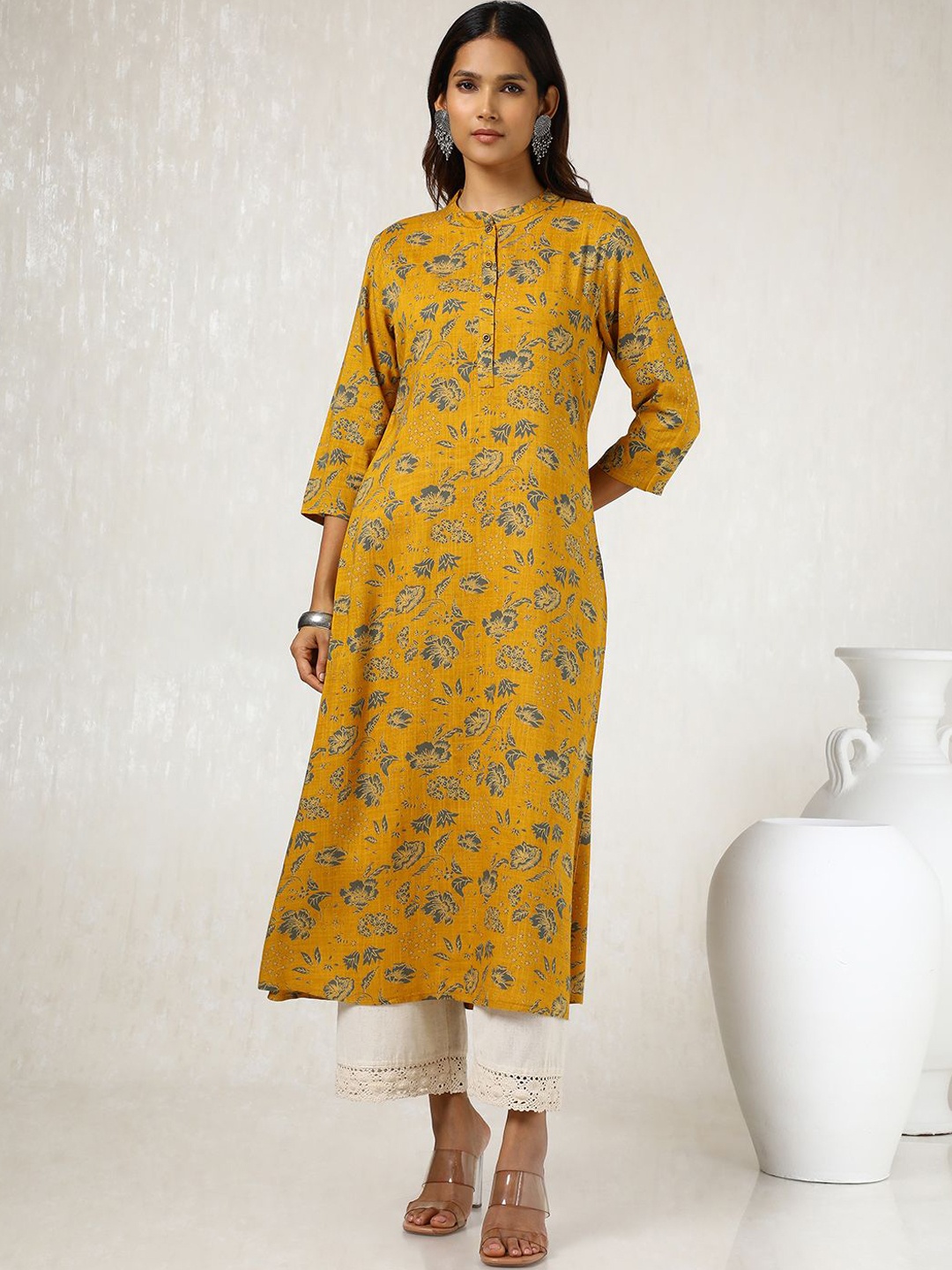 

Soch Floral Printed Mandarin Collar A-Line Kurta, Mustard