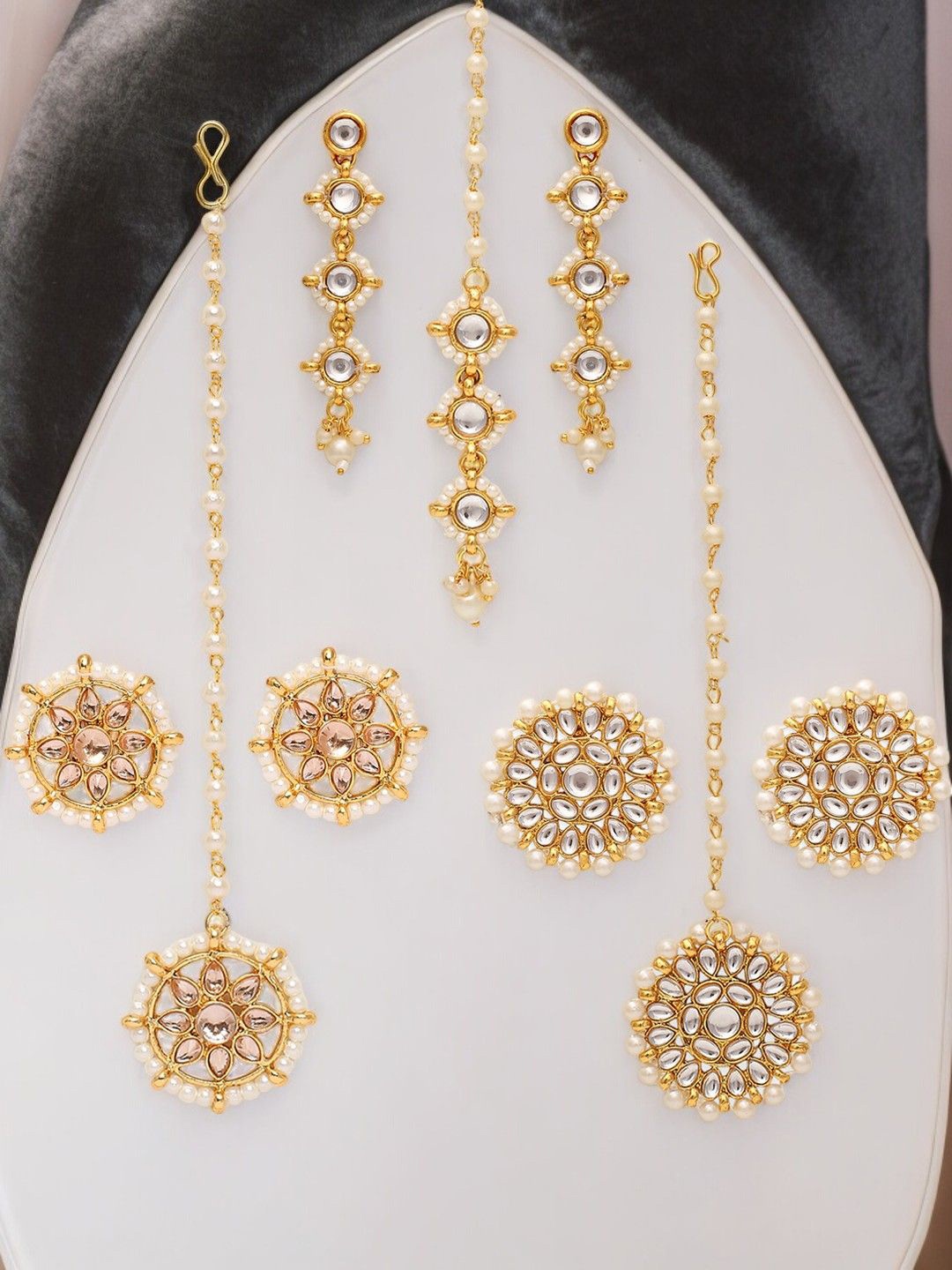 

Anouk Gold-Plated Kundan-Studded Jewellery Set