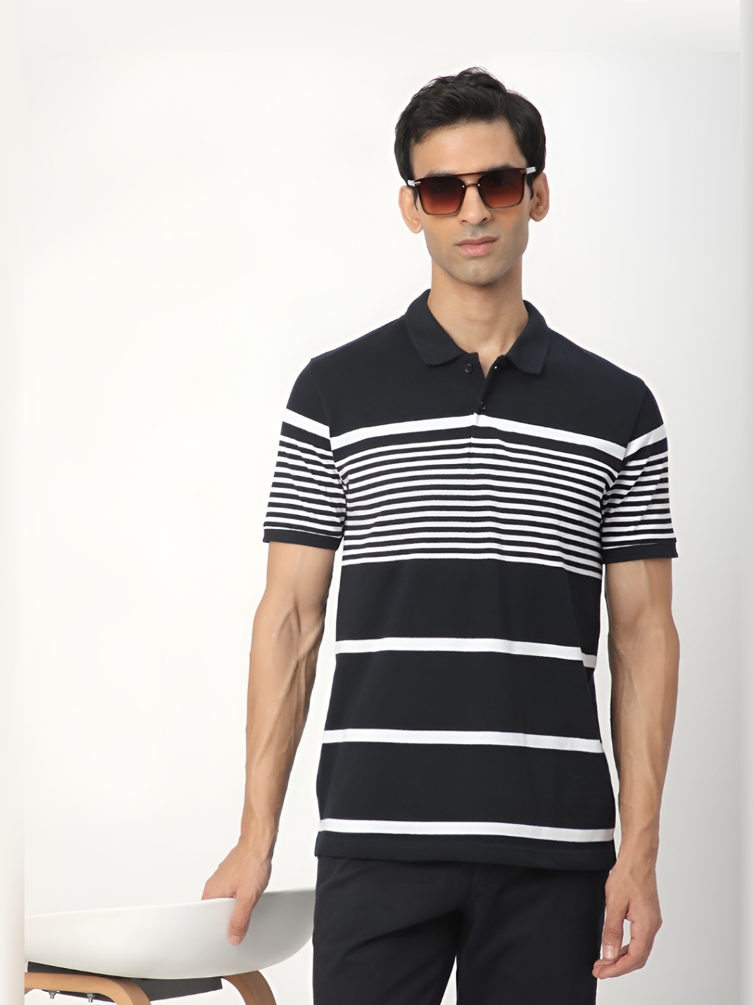 

R&B Men Striped Polo Collar T-shirt, Black