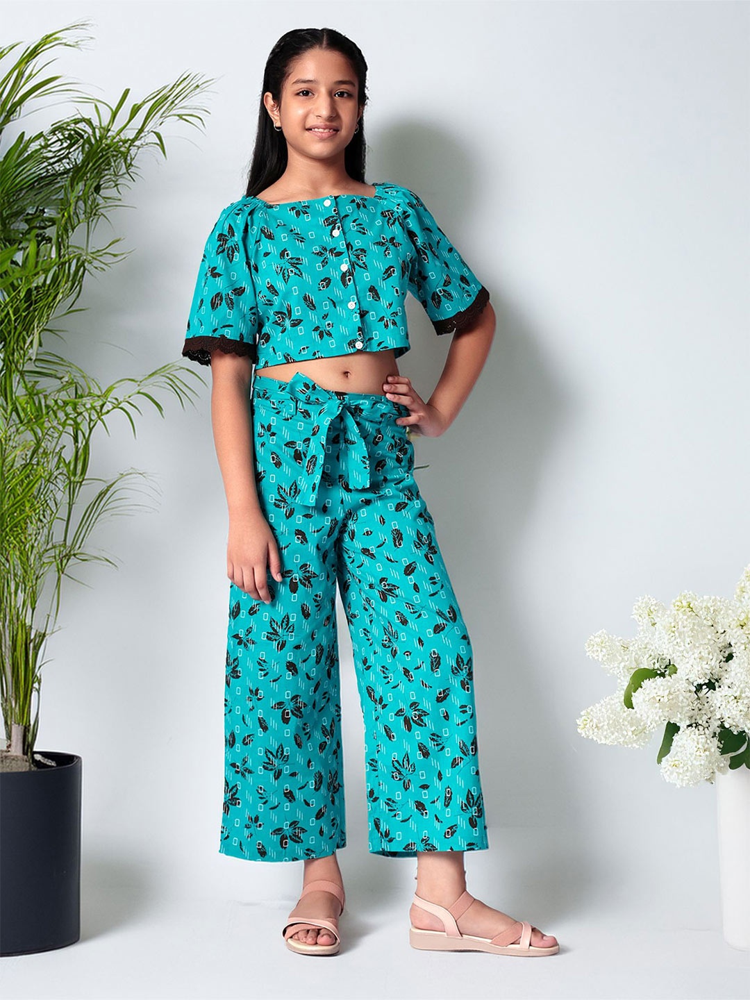 

CACA CINA Girls Floral Printed Round Neck Short Sleeves Pure Cotton Top With Palazzos, Turquoise blue