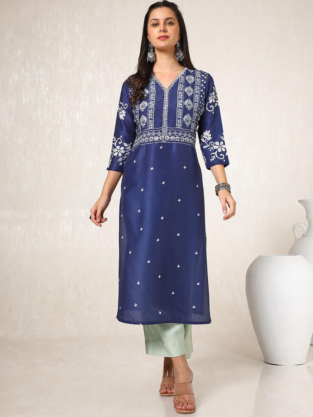

Soch Floral Embroidered Mirror Work Straight Kurta, Navy blue