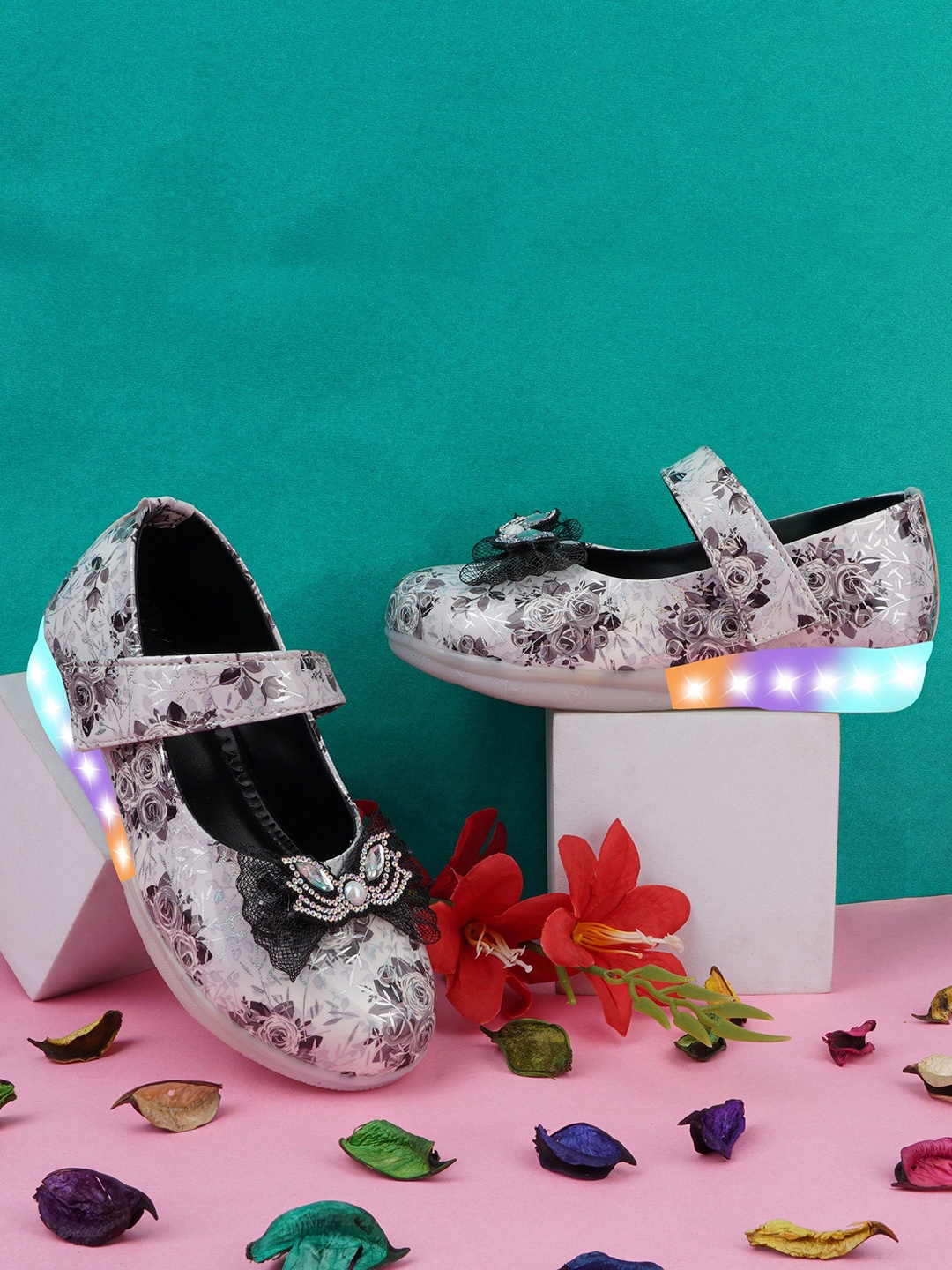 

BAESD Girls Led Lighting Printed Ballerinas Flats, Black