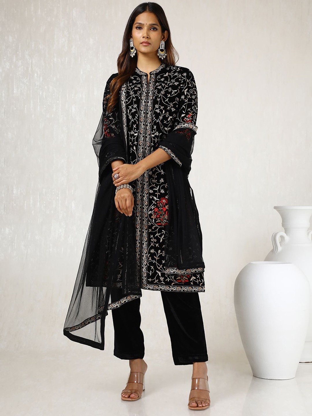 

Soch Black Floral Embroidered Regular Velvet Straight Kurta With Trouser With Dupatta