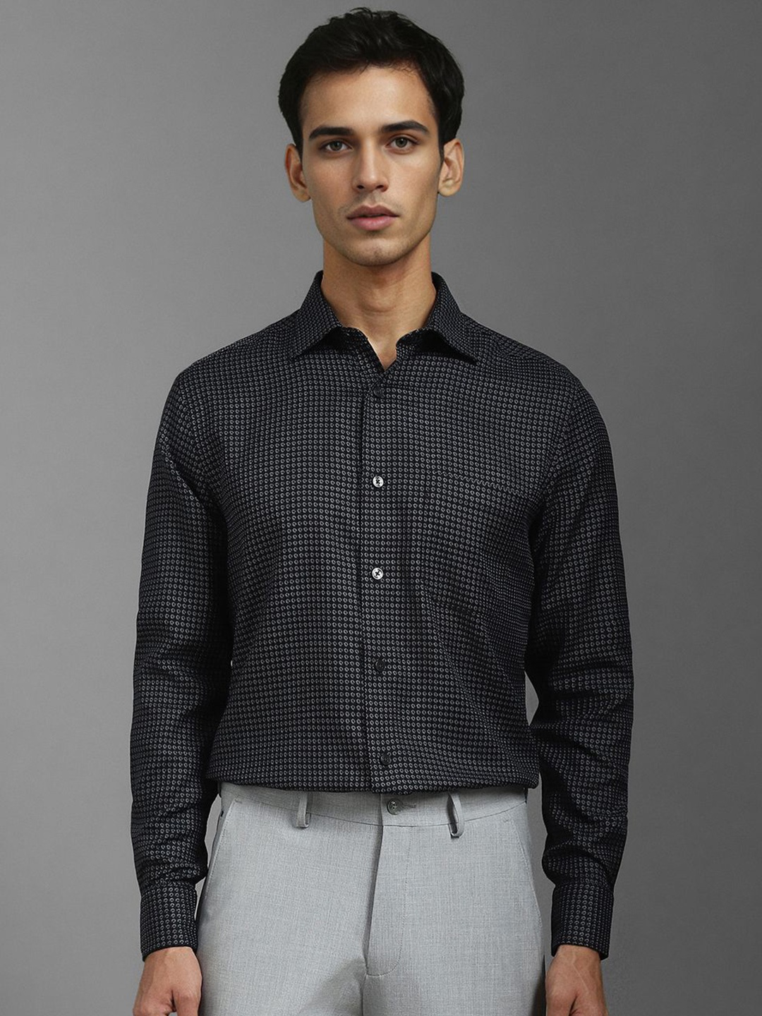 

Louis Philippe Men Classic Opaque Printed Formal Shirt, Black