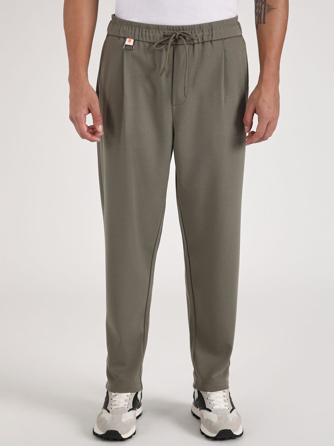 

Banana Club Men Relaxed Korean Trouser, Olive