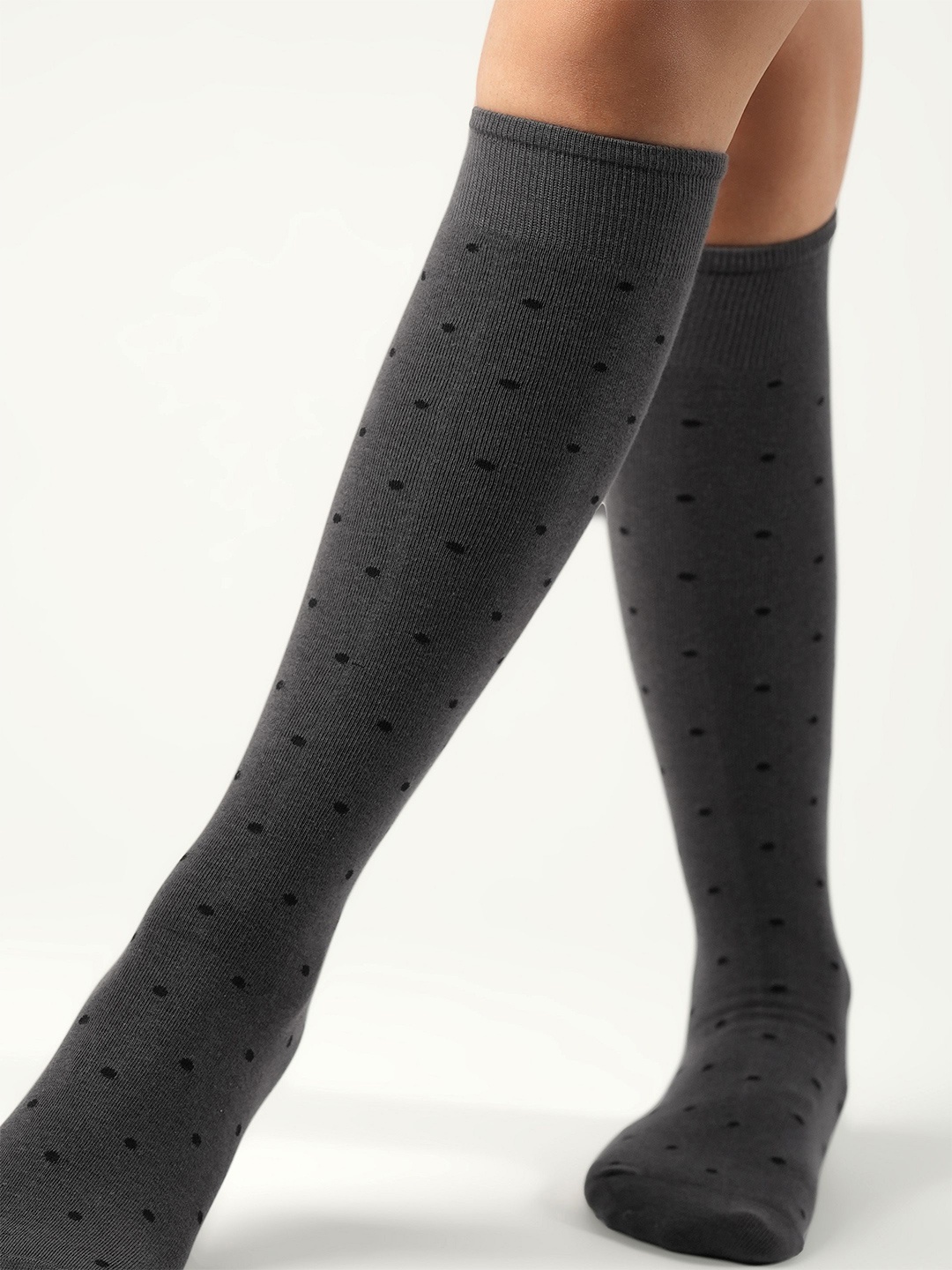 

Theater Women Patterned Calf Length Socks, Grey