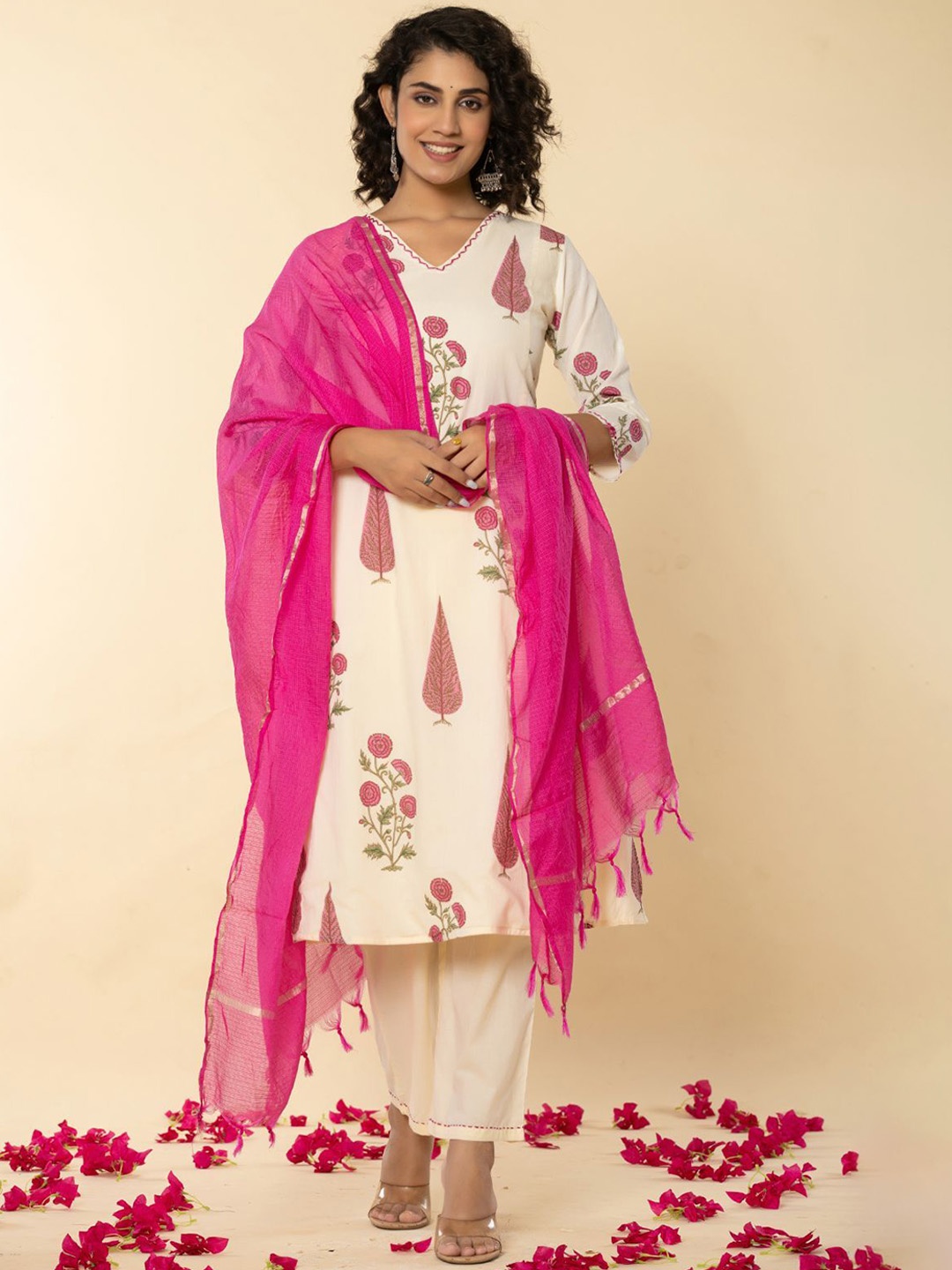 

Do Dhaage Paisley Printed Regular Pure Cotton A-Line Kurta with Trousers & Dupatta, Pink