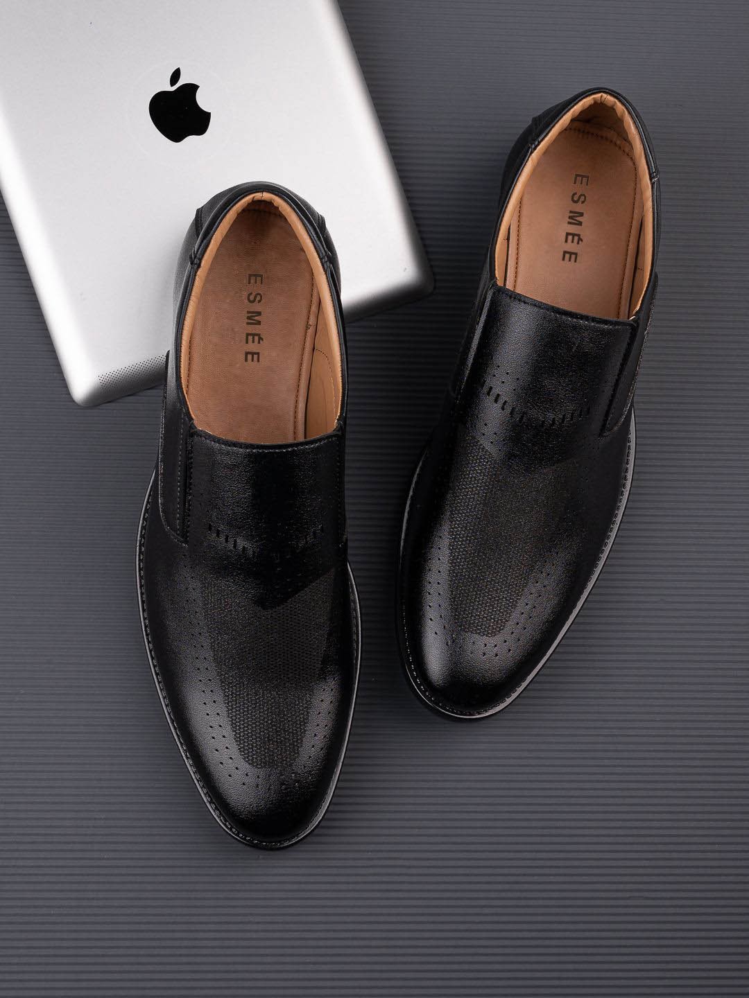

ESMEE Men Slip-On Formal Shoes, Black