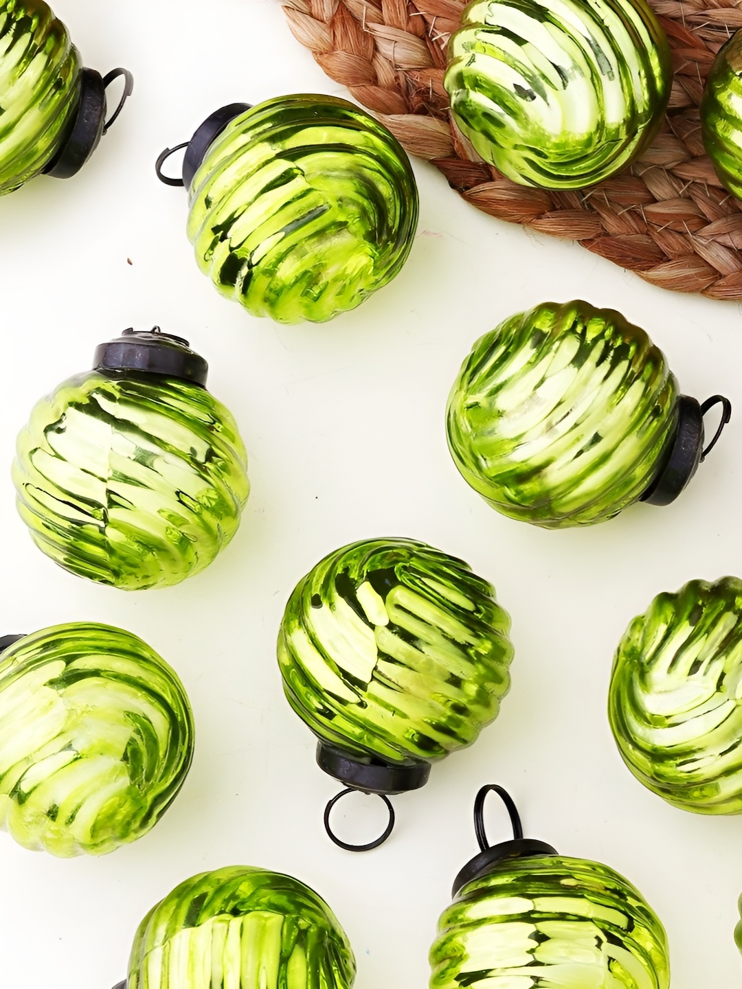 

Indianshelf 12-Pcs Green Glossy Glass Christmas Tree Decoration