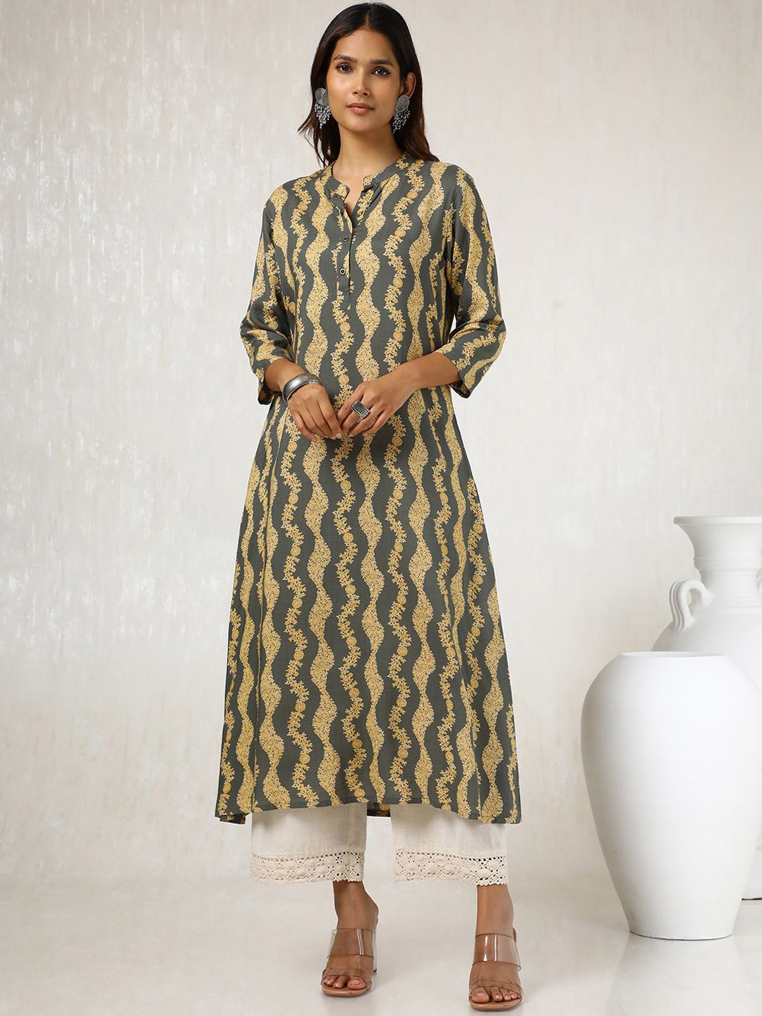 

Soch Women Floral Printed A Line Kurta, Green