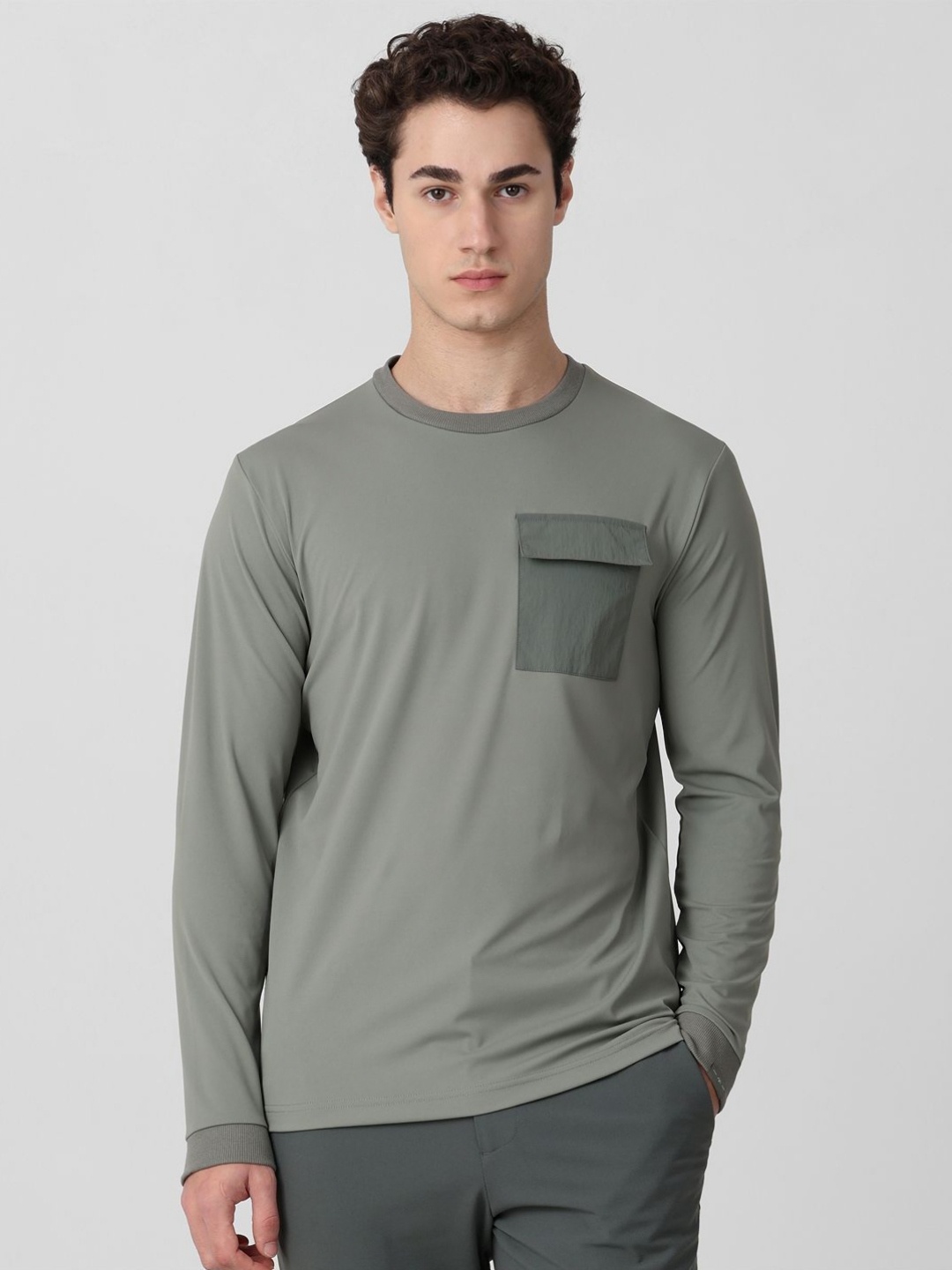 

Mufti Men Slim Fit T-shirt, Green