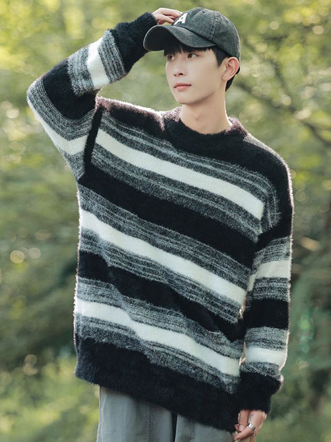 

StyleCast x Revolte Men Striped Longline Pullover, Black