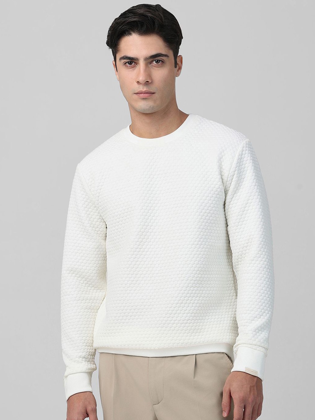 

Mufti Men Self Design Round Neck Long Sleeves Pullover Sweatshirt, White