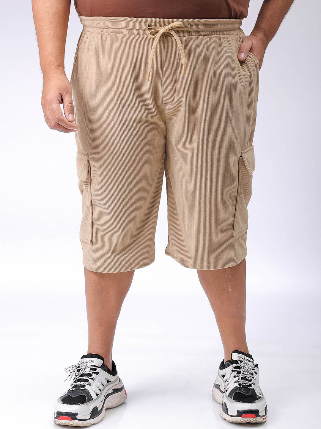 

Hardsoda by The Indian Garage Co Men Loose Fit Mid-Rise Plus Size Cargo Shorts, Khaki