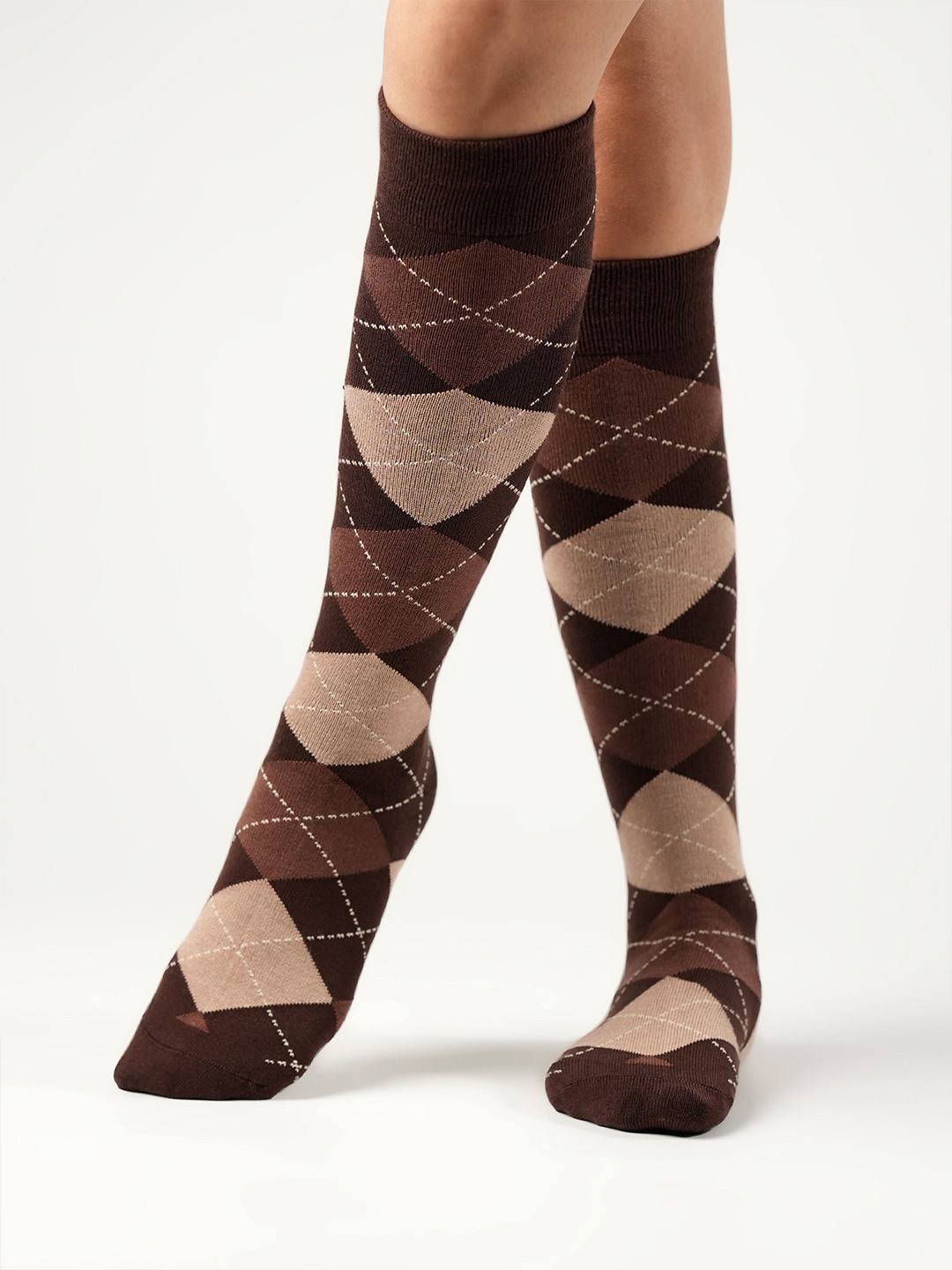 

Theater Women Patterned Calf Length Socks, Brown