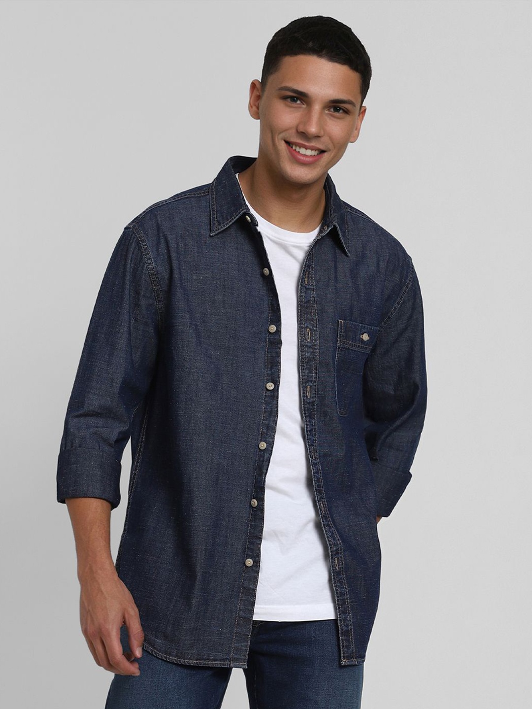 

AMERICAN EAGLE OUTFITTERS Men Classic Casual Button Up Shirt, Navy blue