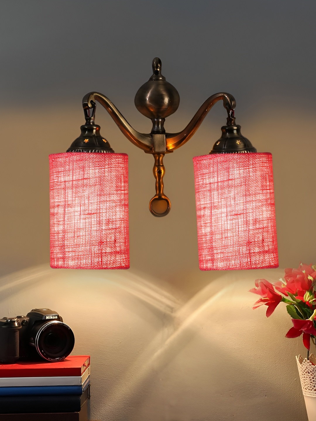 

Devansh Pink & Gold-Toned Cylinder Shaped Jute Contemporary Wall Lamp