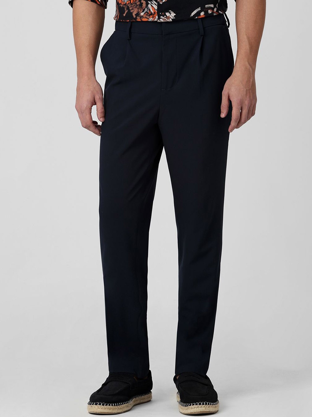 

Mufti Men nos Tapered Fit Pleated Trousers, Navy blue