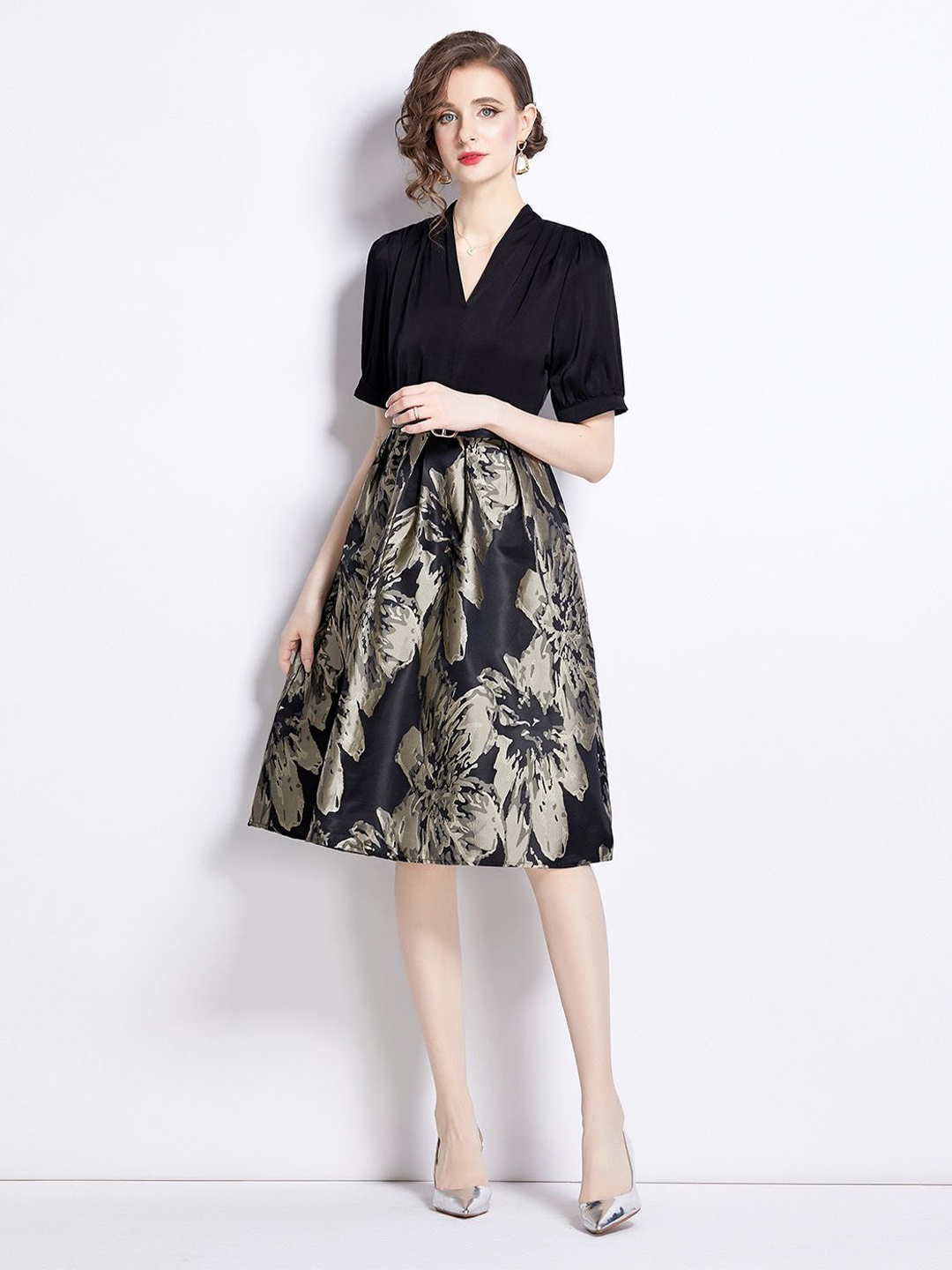 

JC Collection Women V-Neck Floral Printed Short Sleeves Fit & Flare Casual Dress, Black