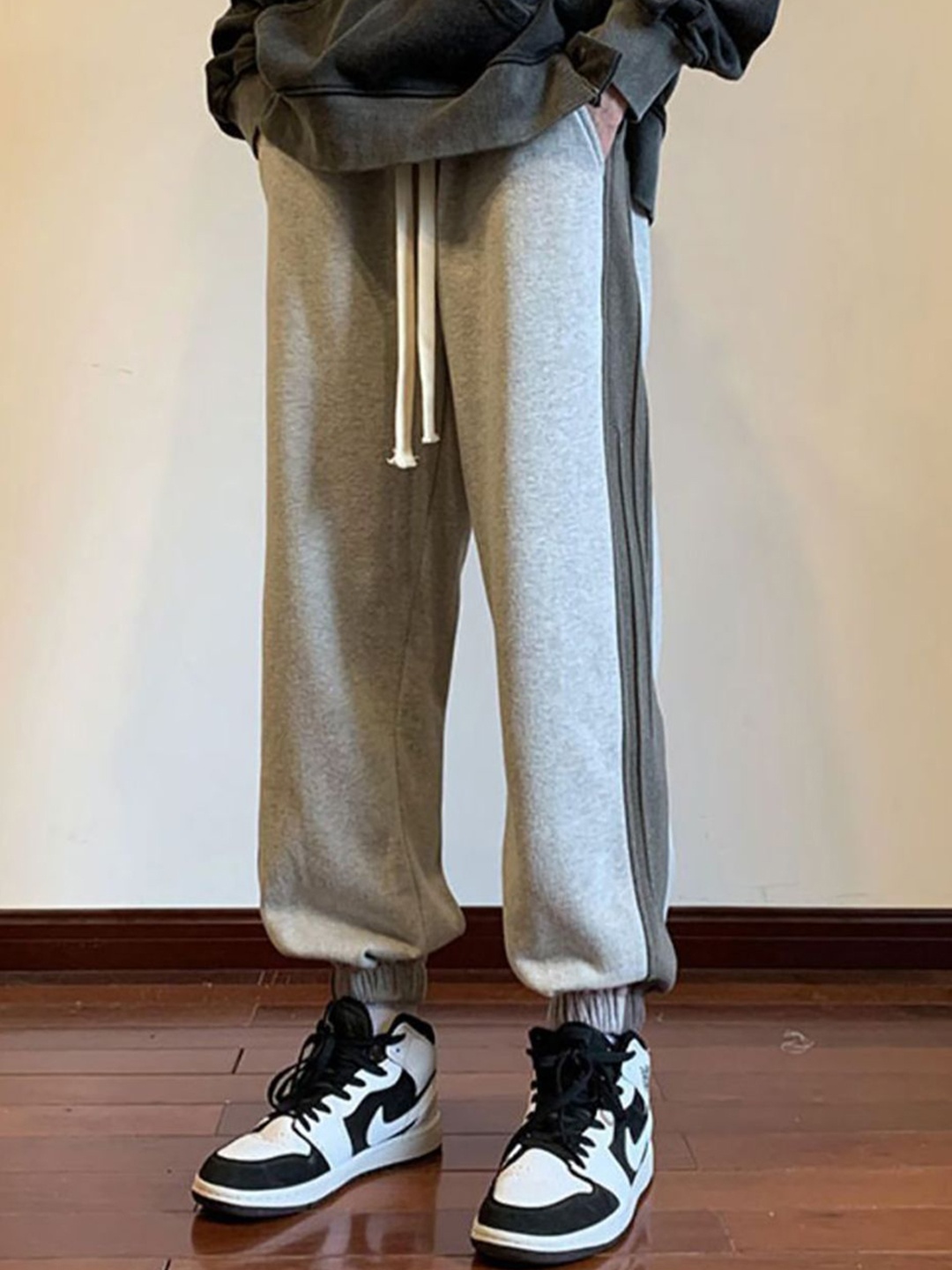 

StyleCast x Revolte Men Easy Wash Joggers Trousers, Grey