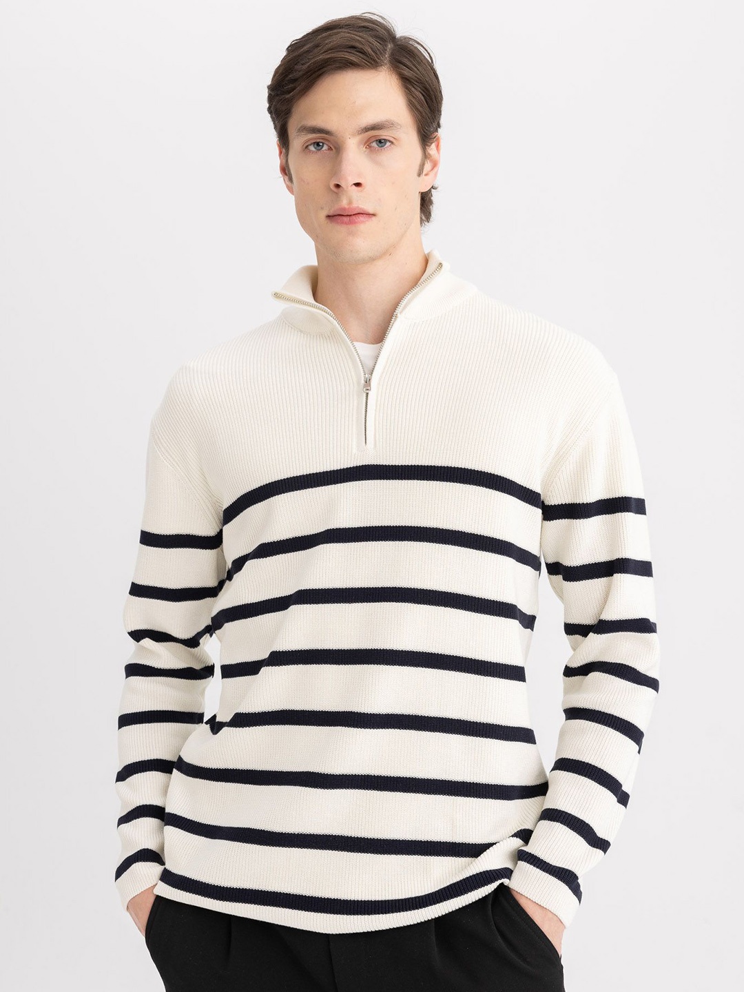 

DeFacto Men Striped Pullover Sweaters, White