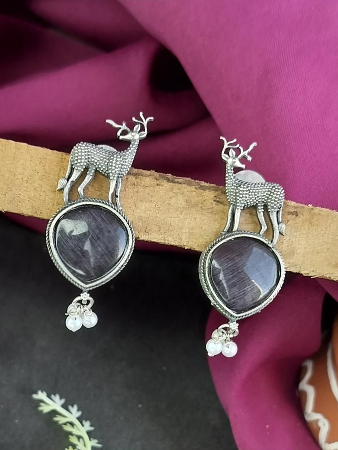 

Efulgenz Silver-Plated Contemporary Oxidized Antique Crystal Studs