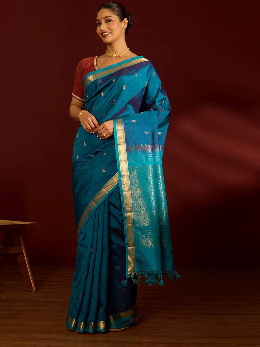 

Taneira Woven Design Zari Pure Silk Kanjeevaram Saree, Blue