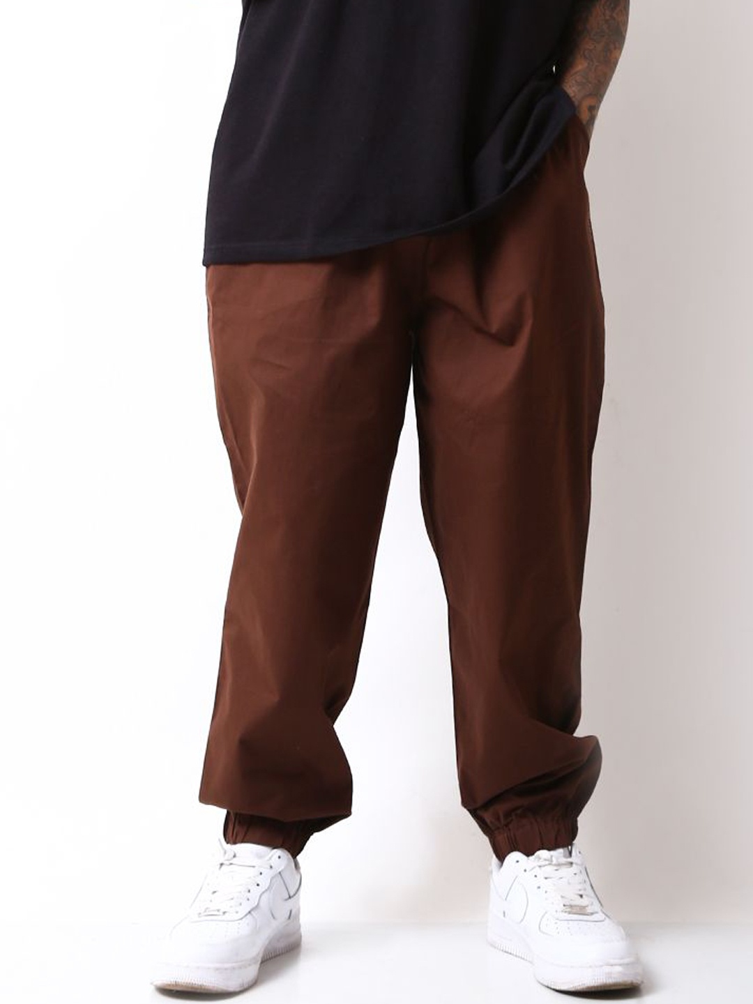 

Kranium Men Pure Cotton Mid-Rise Trousers, Brown