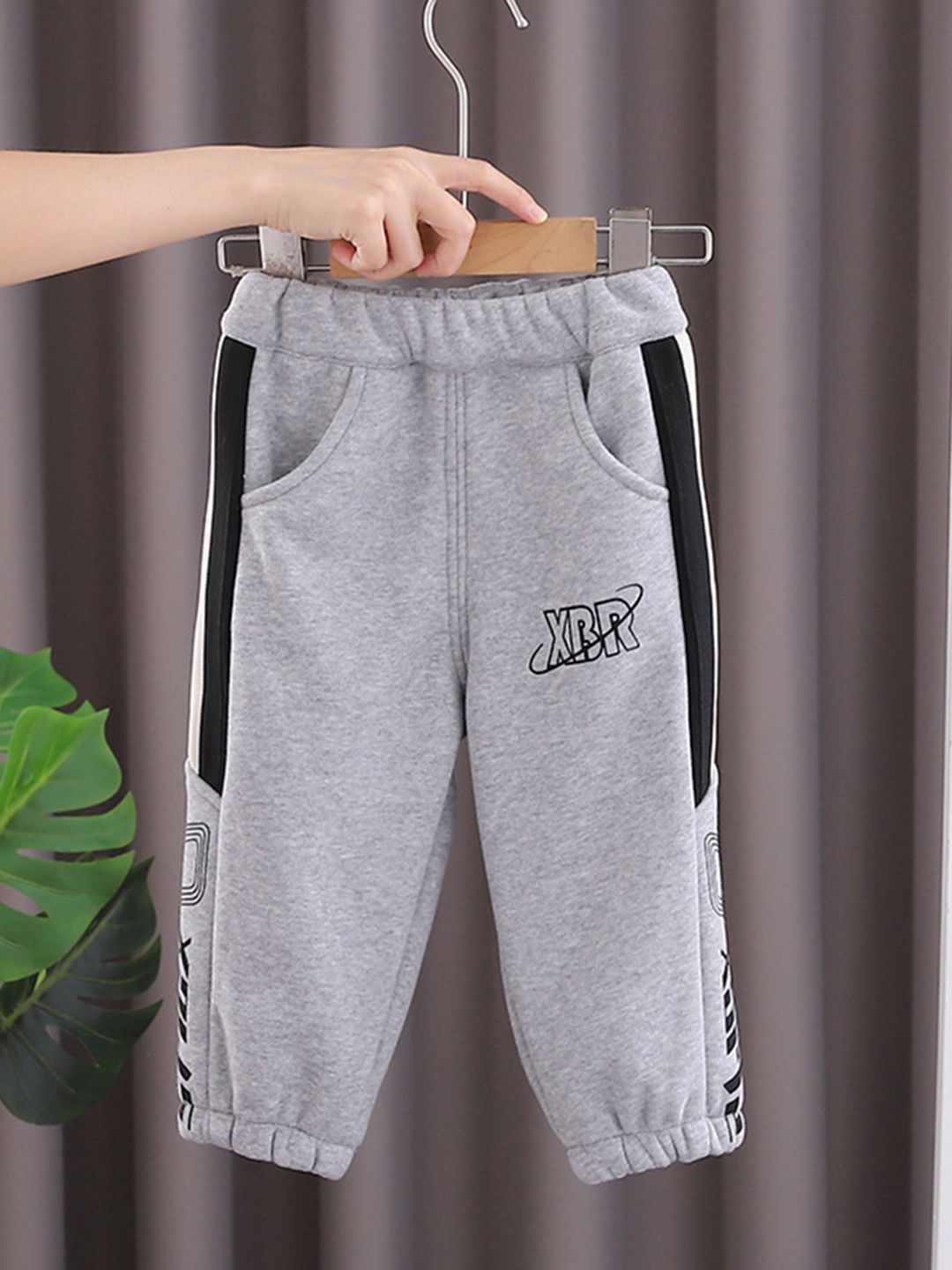 

INCLUD Boys Slip-On Mid-Rise Joggers Trousers, Grey