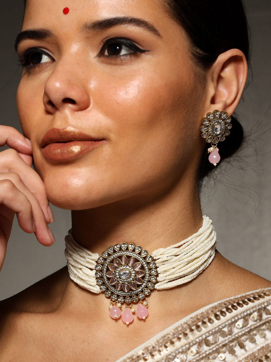 

PATOLA BY VJ Gold-Plated Kundan-Studded & Beaded Jewellery Set