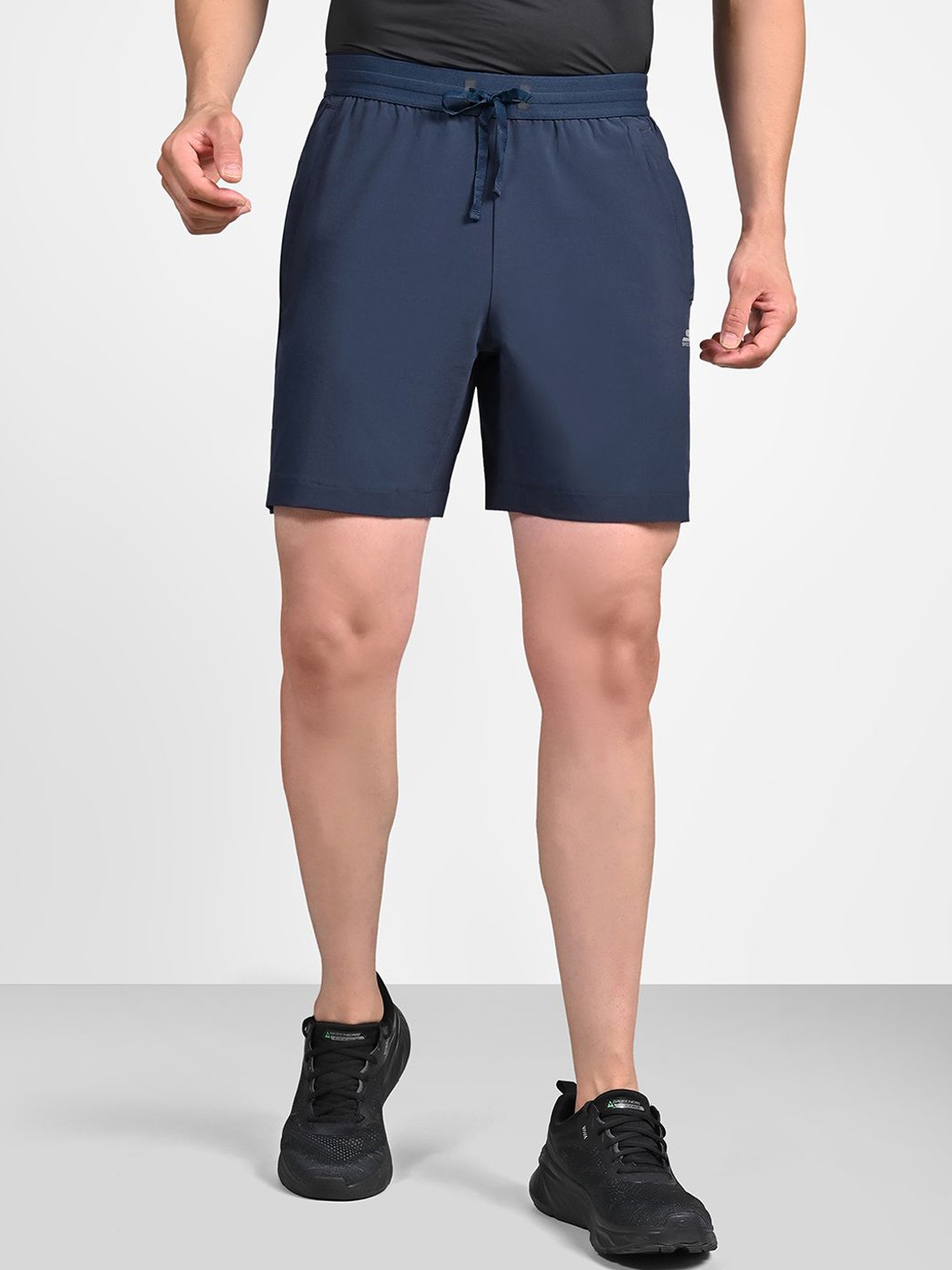 

Skechers Men Performance Mid-Rise Sports Shorts, Navy blue