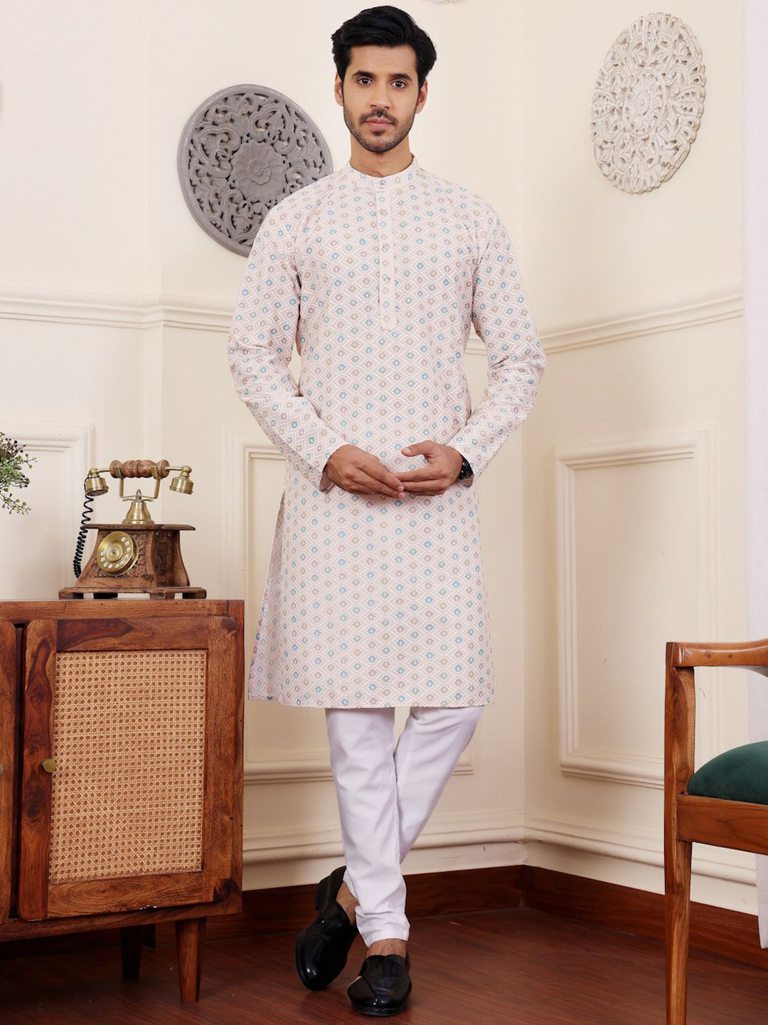 

Rawayi Geometric Embroidered Chikankari Band Collar Jacquard Straight Kurta, Cream