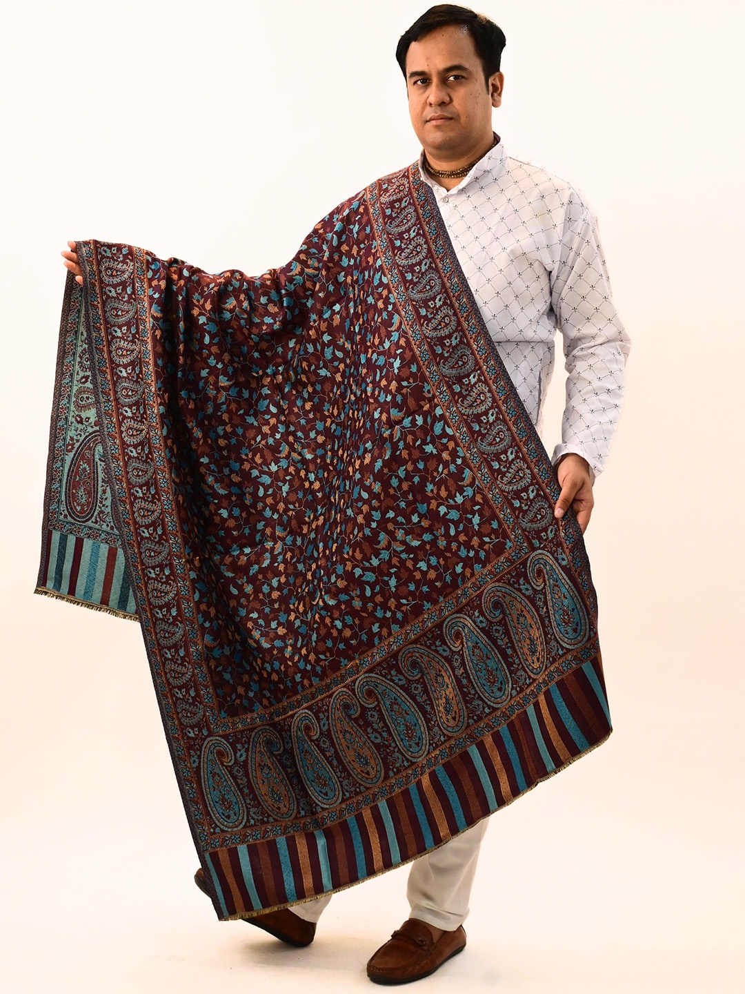 

Vrinde Men Floral Woven Design Shawl, Purple