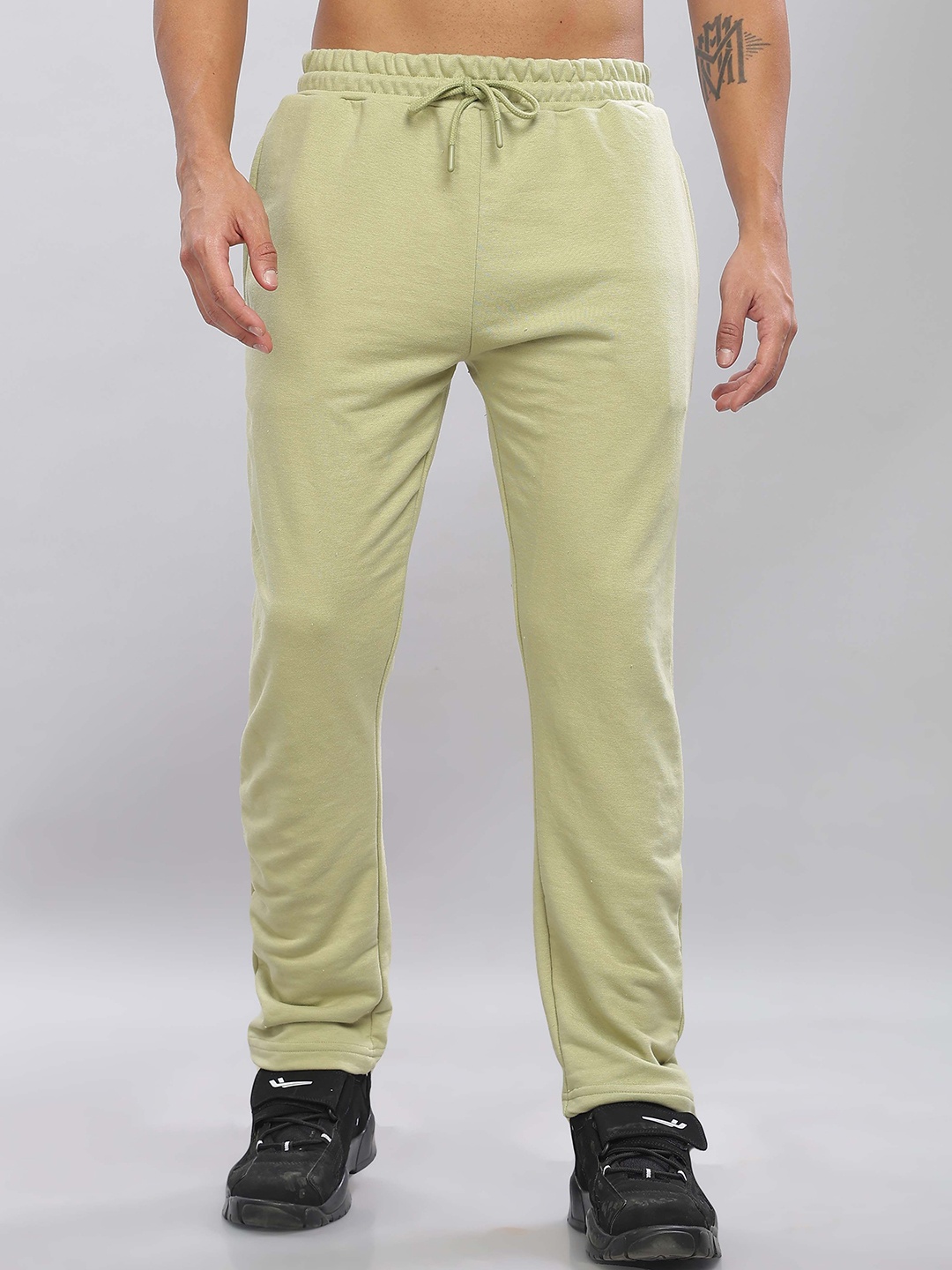 

TOMHIDDLE Men Relaxed-Fit Dry Fit Track Pant, Beige