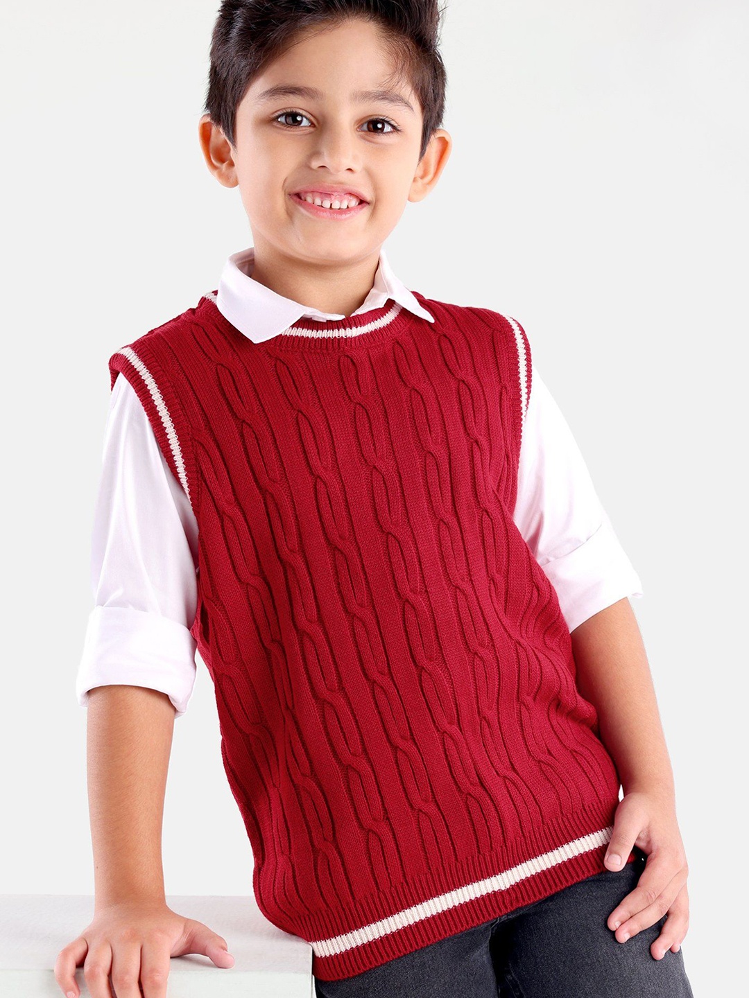 

Honeyhap Kids - Unisex Self Design Cable Knit Sweater Vest, Red