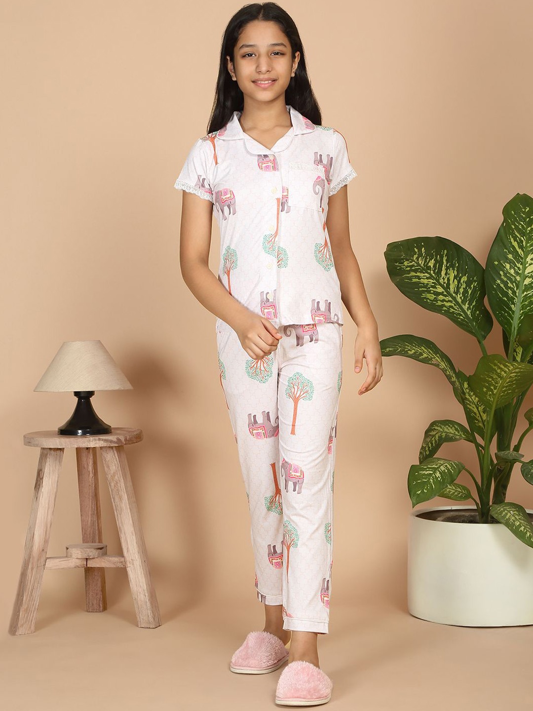 

Sweet Dreams Girls Printed Lapel Collar Short Sleeves Night Suit, White